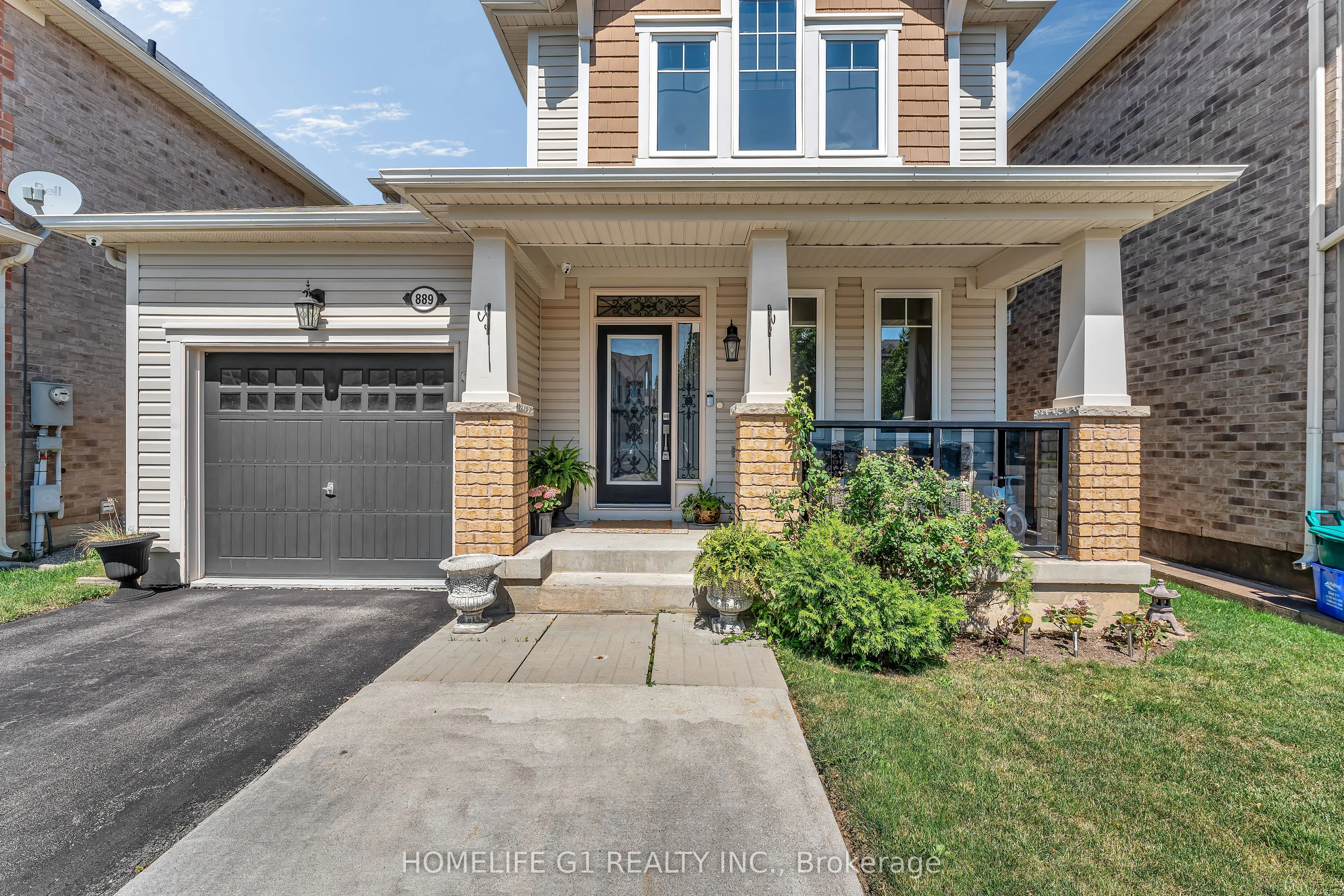 889 Challinor Terrace