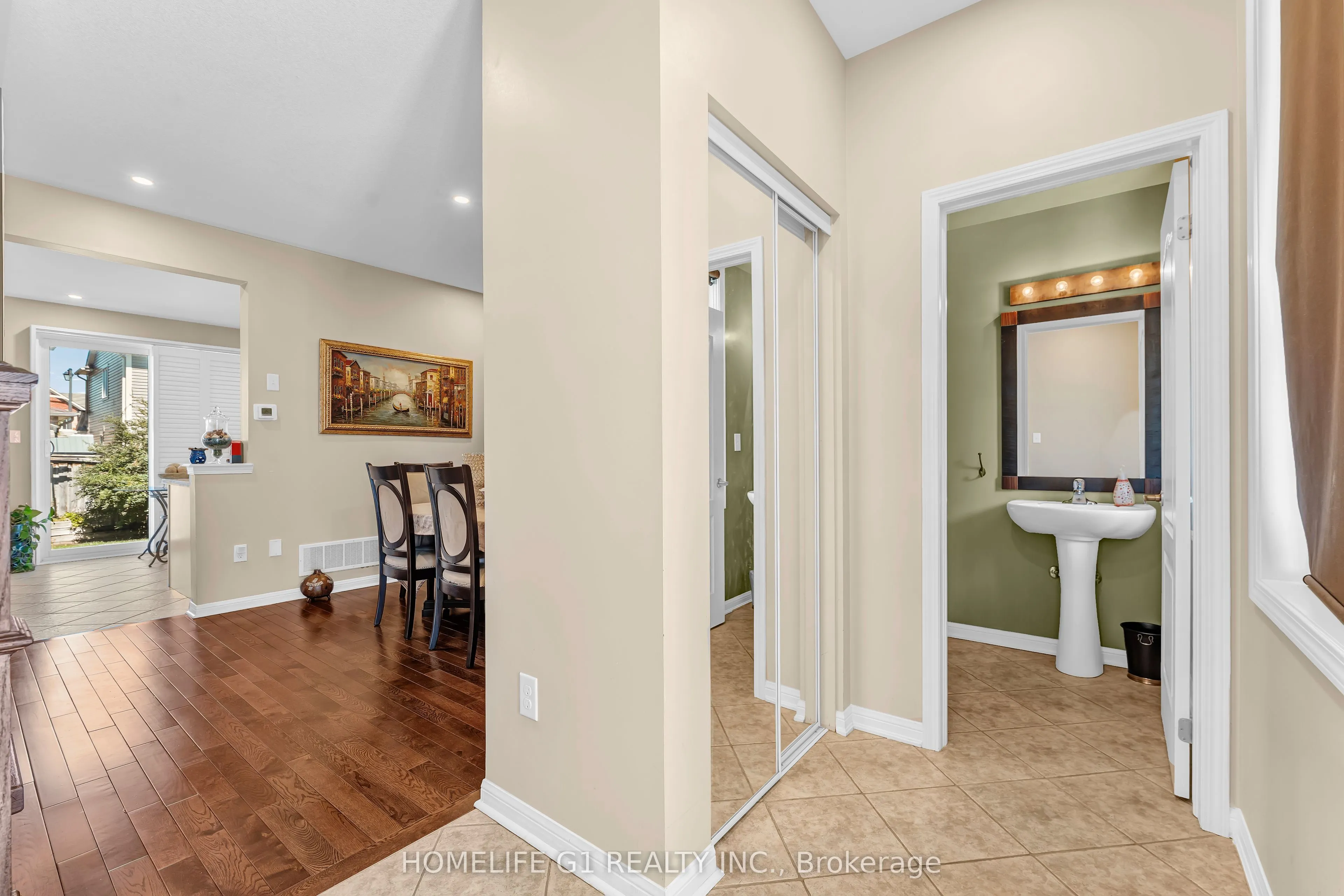 889 Challinor Terrace