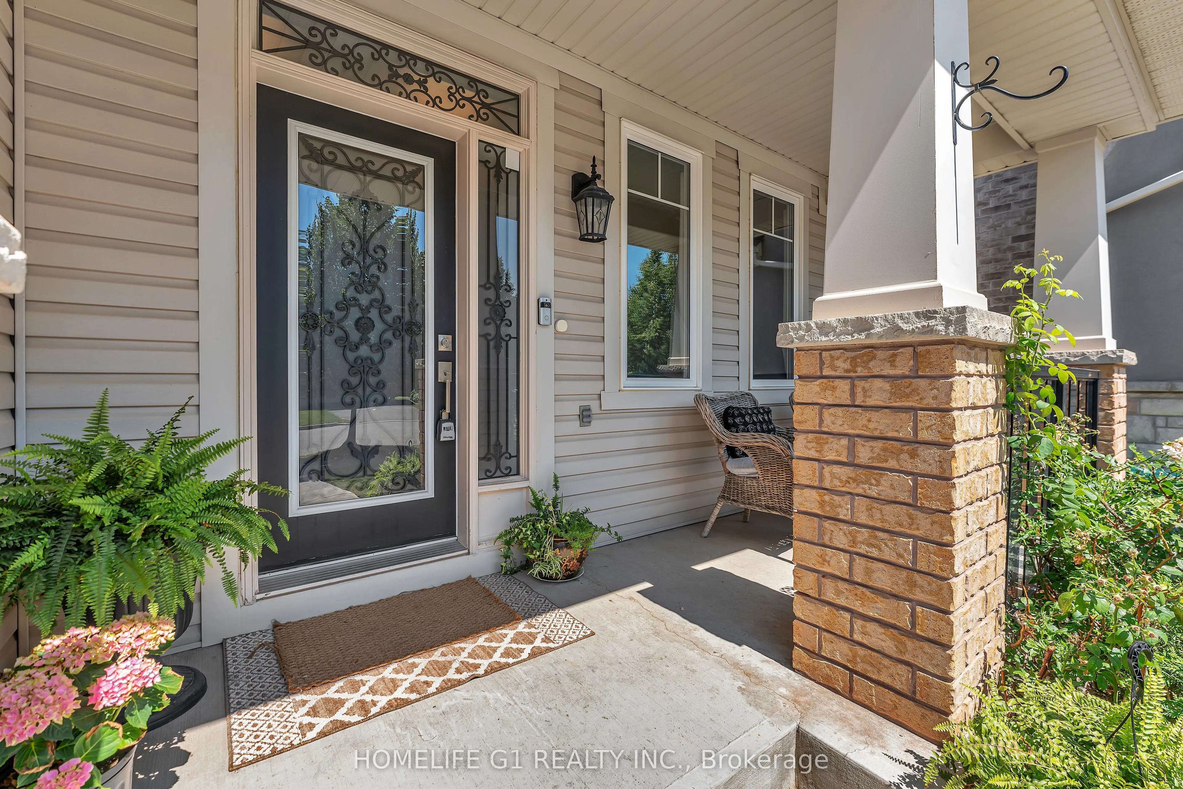 889 Challinor Terrace