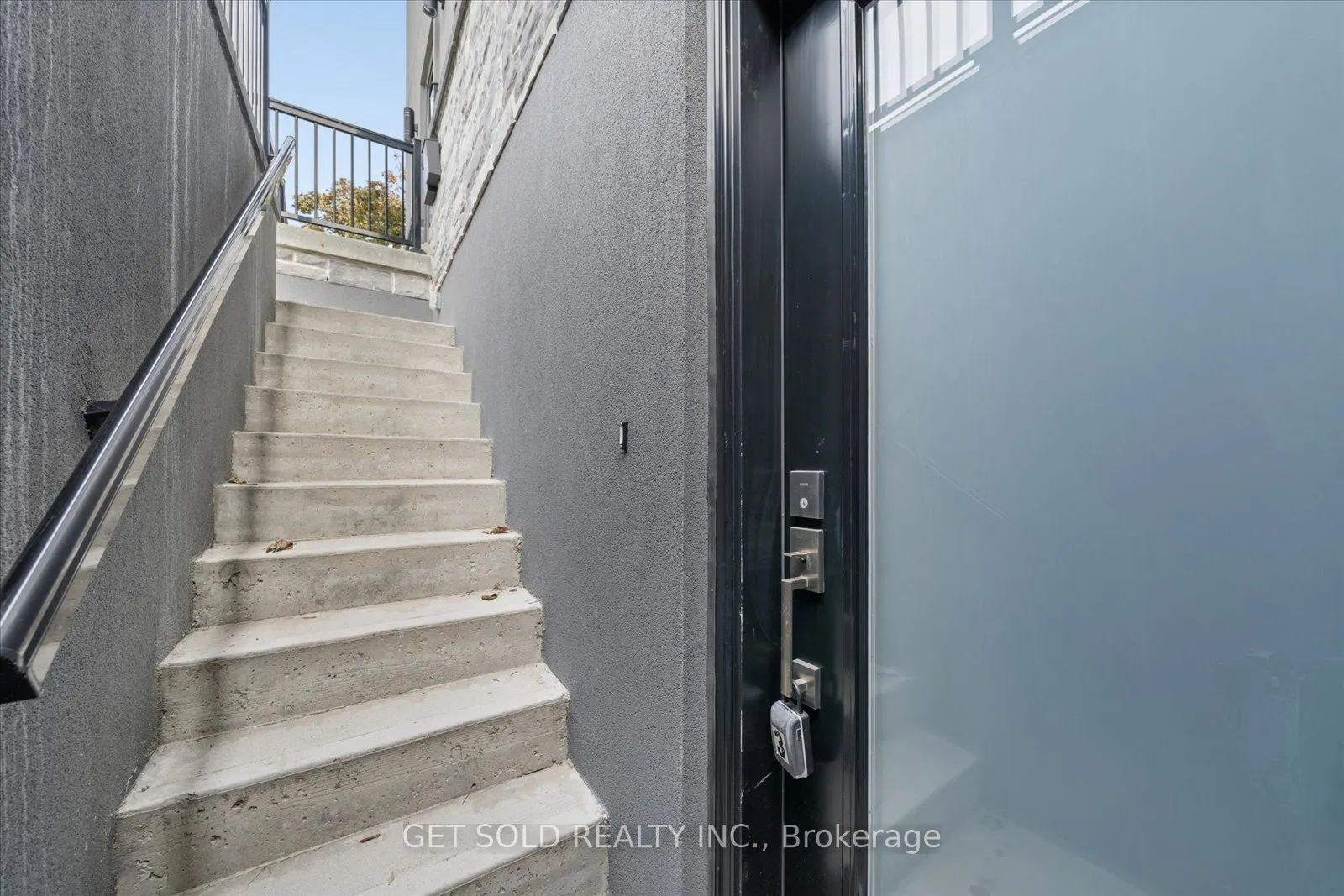 15 Burrard Road