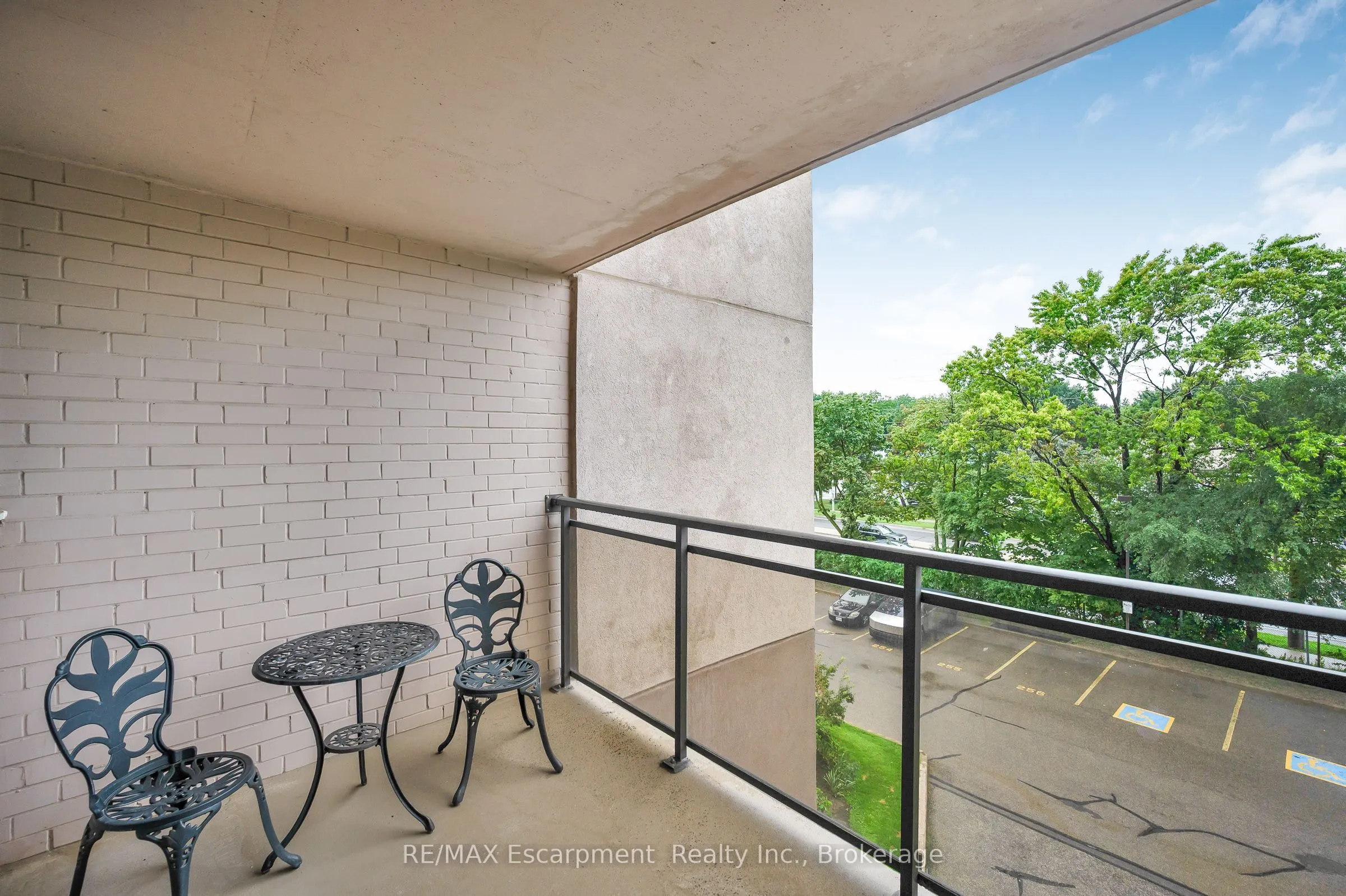 975 Warwick Court #310