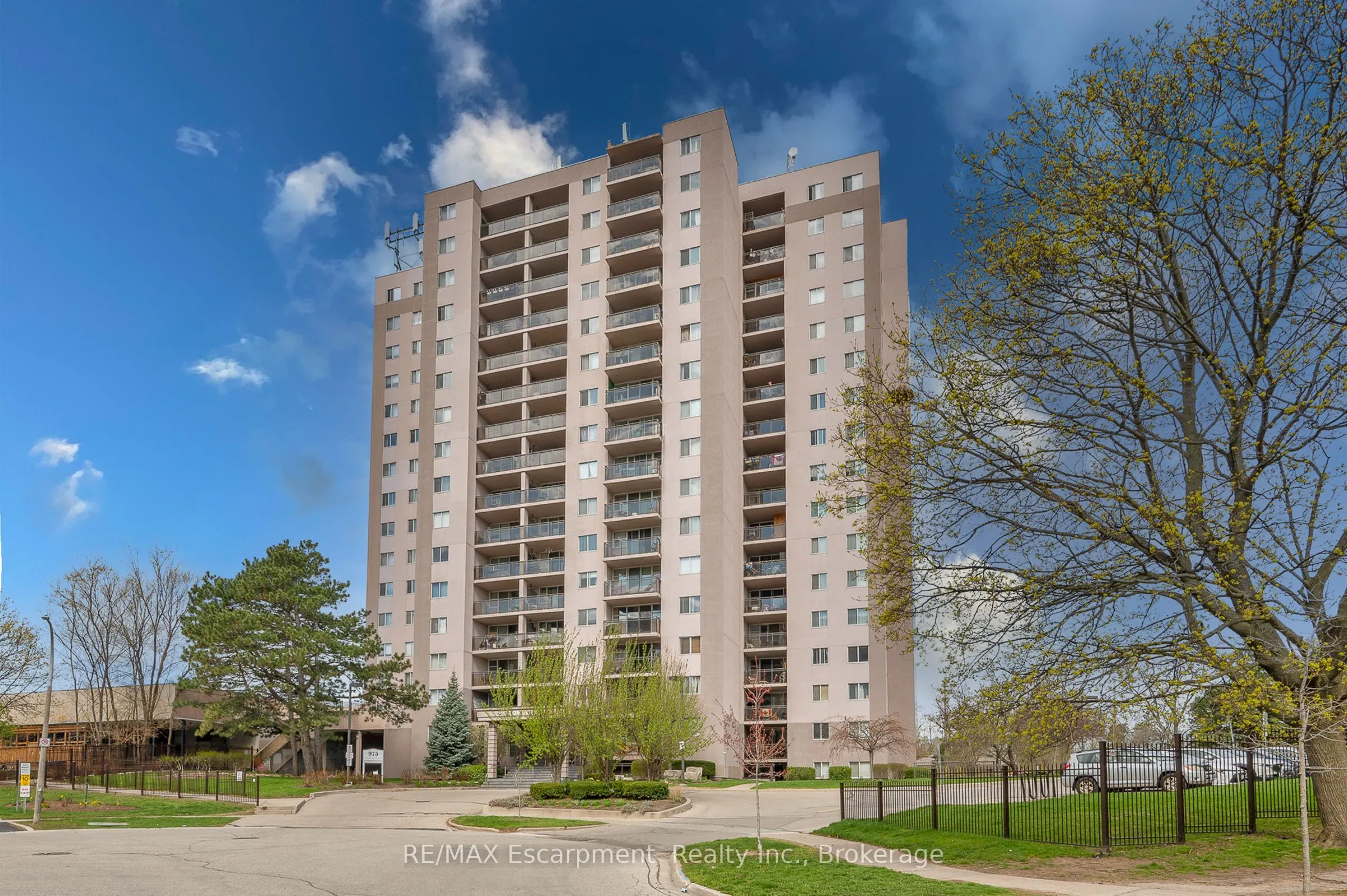 975 Warwick Court #310