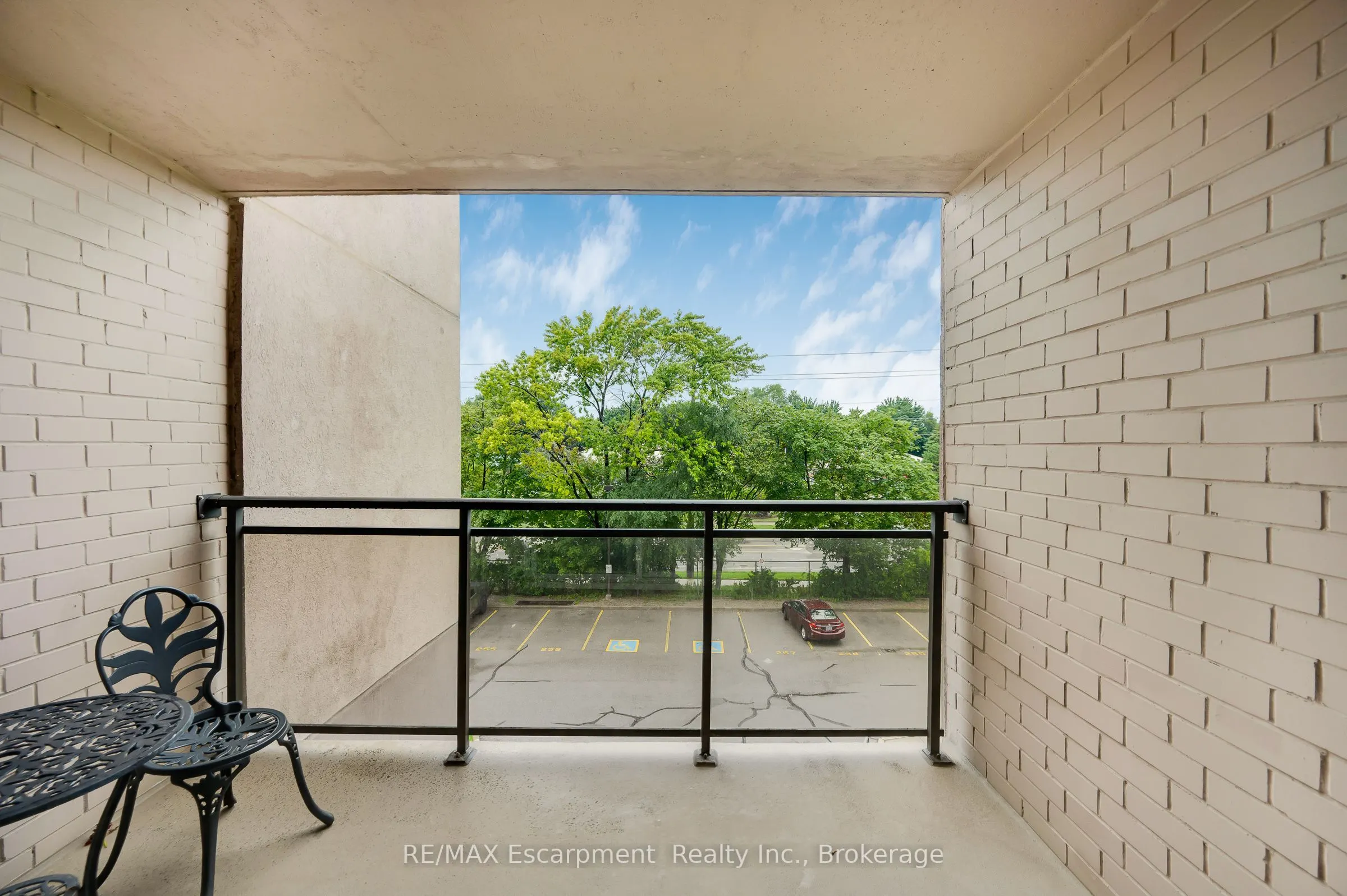 975 Warwick Court #310