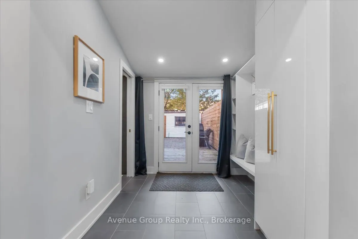 811 Dovercourt Road