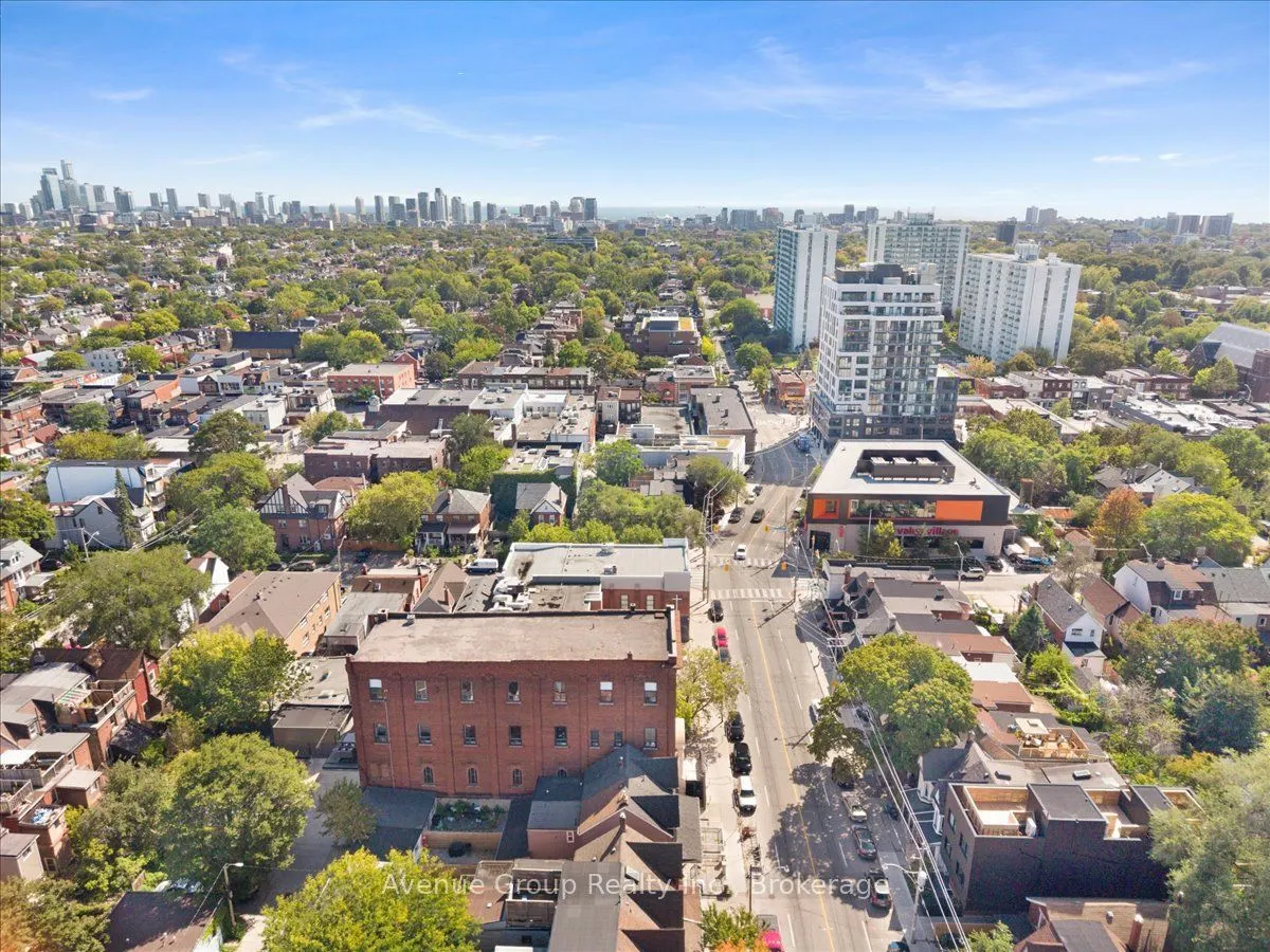 811 Dovercourt Road