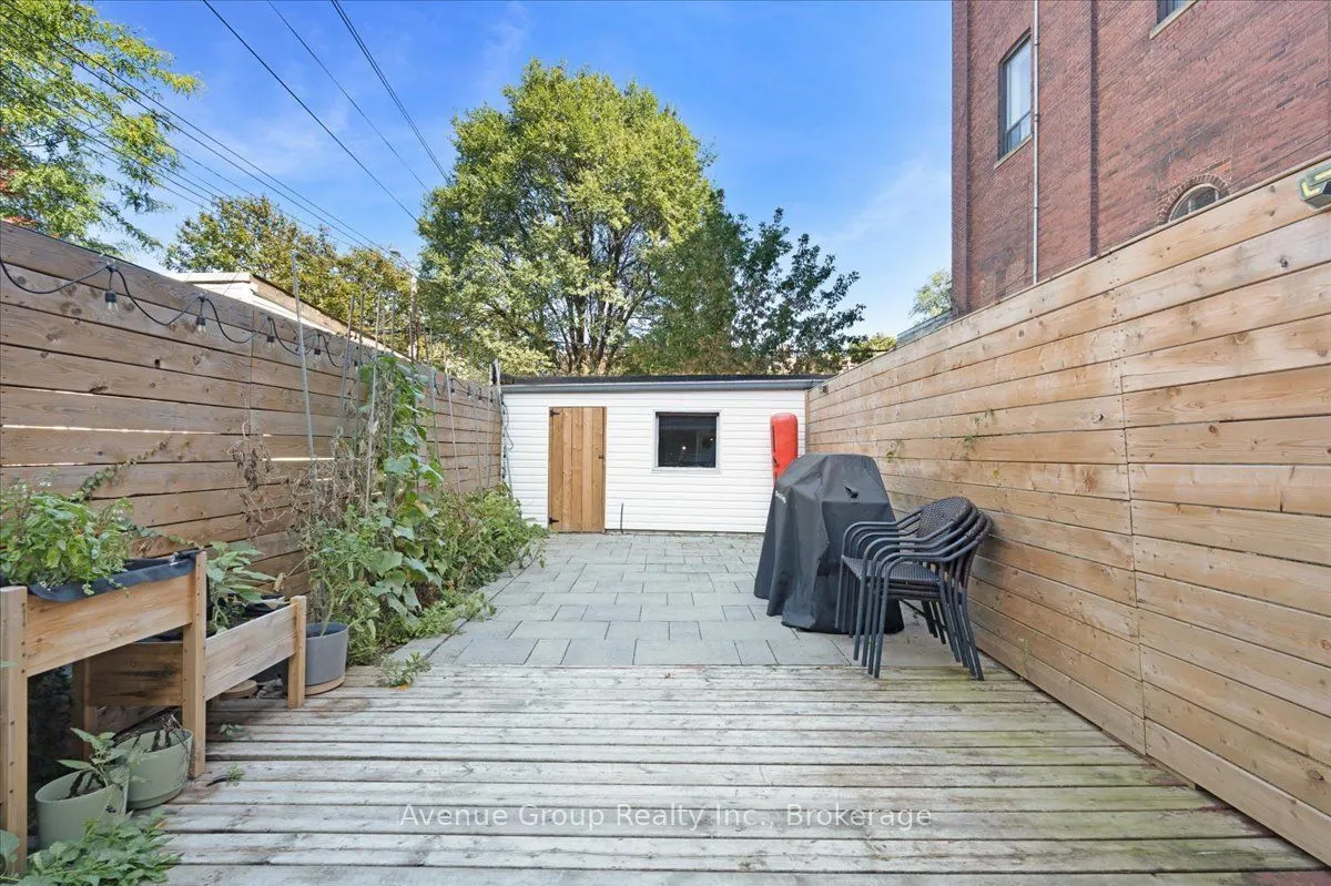811 Dovercourt Road