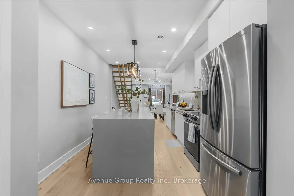 811 Dovercourt Road