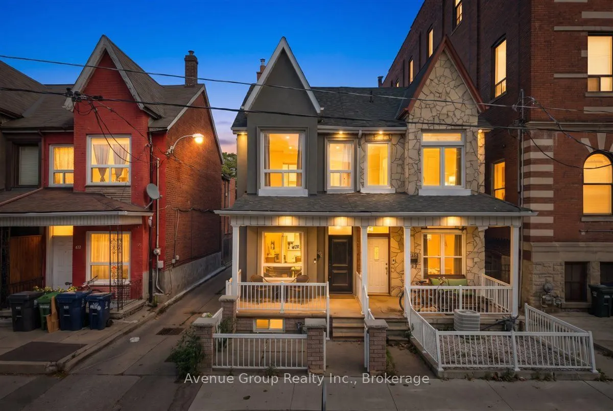 811 Dovercourt Road