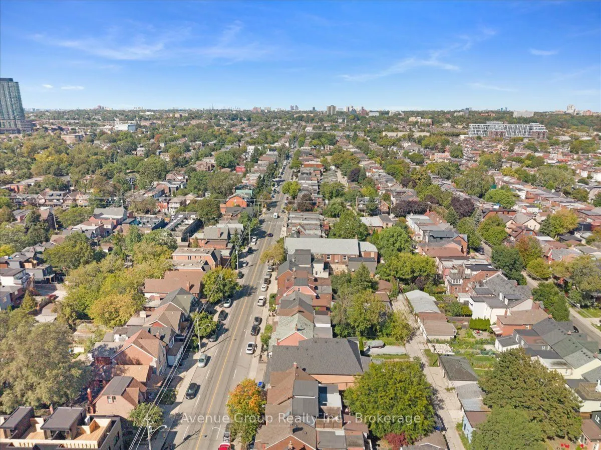 811 Dovercourt Road