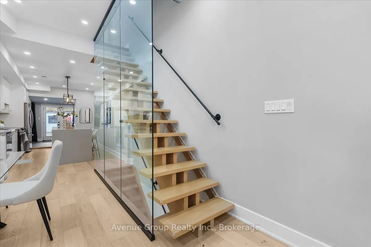 811 Dovercourt Road