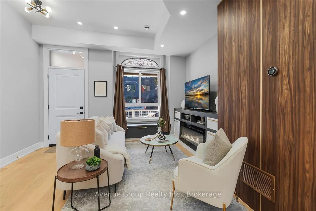 811 Dovercourt Road