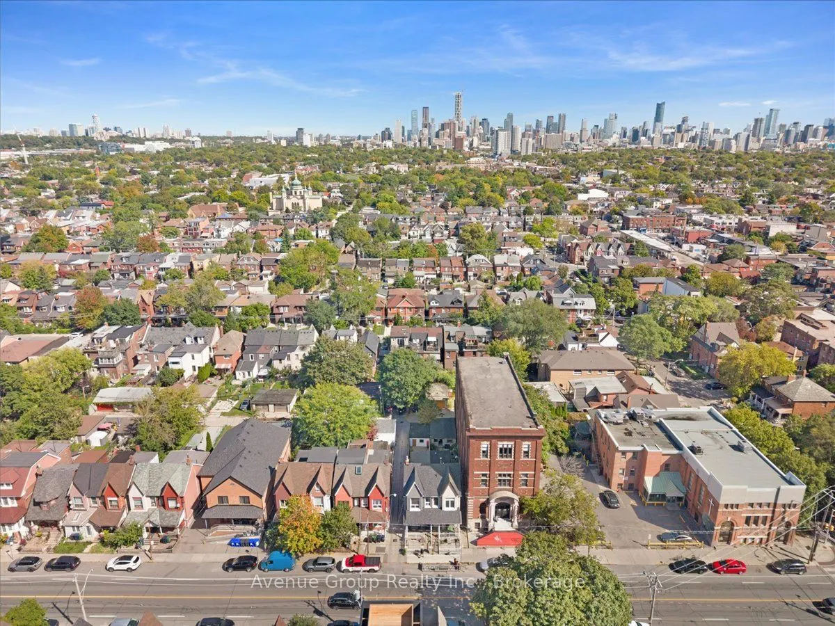 811 Dovercourt Road