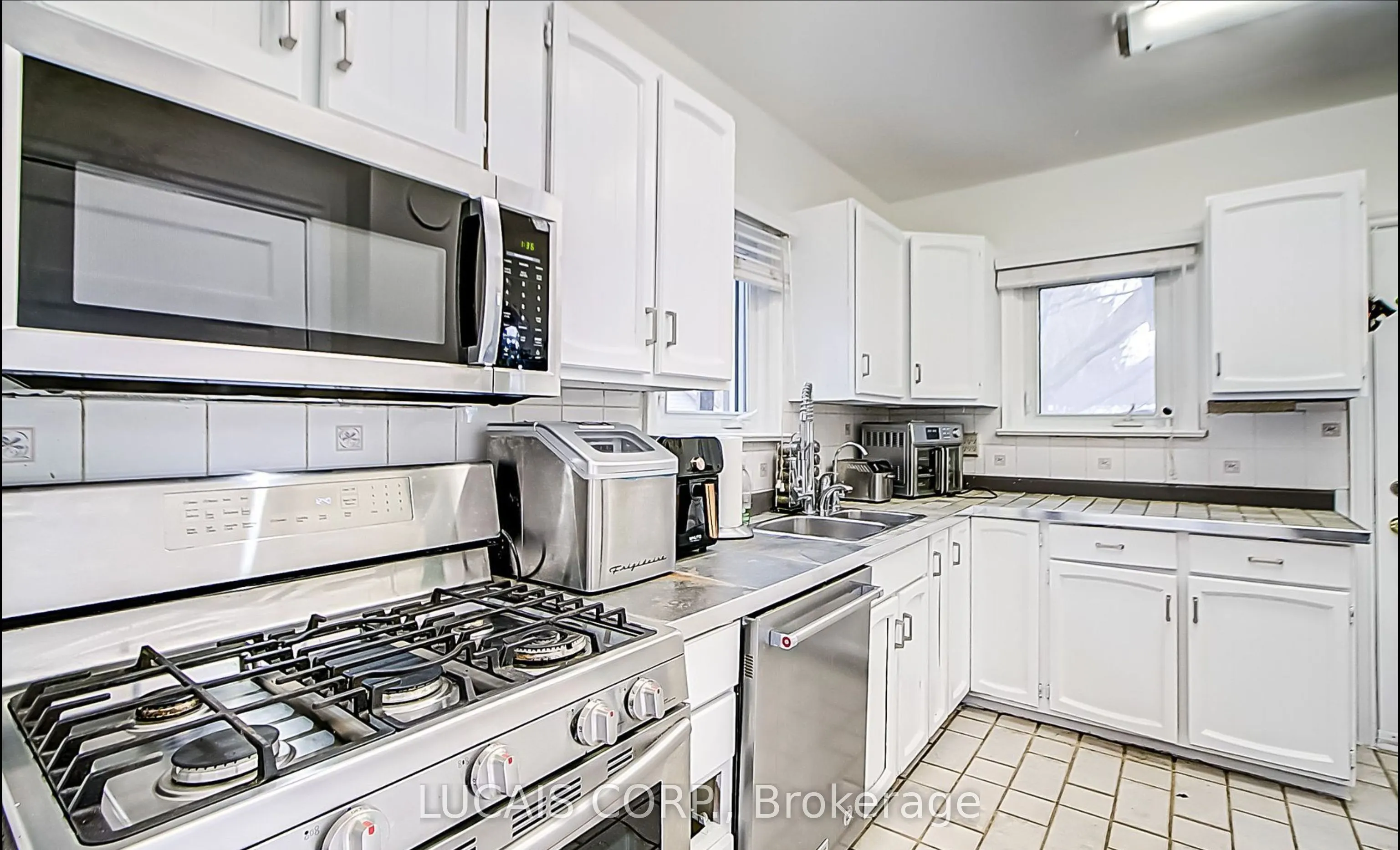 1331 St. James Avenue