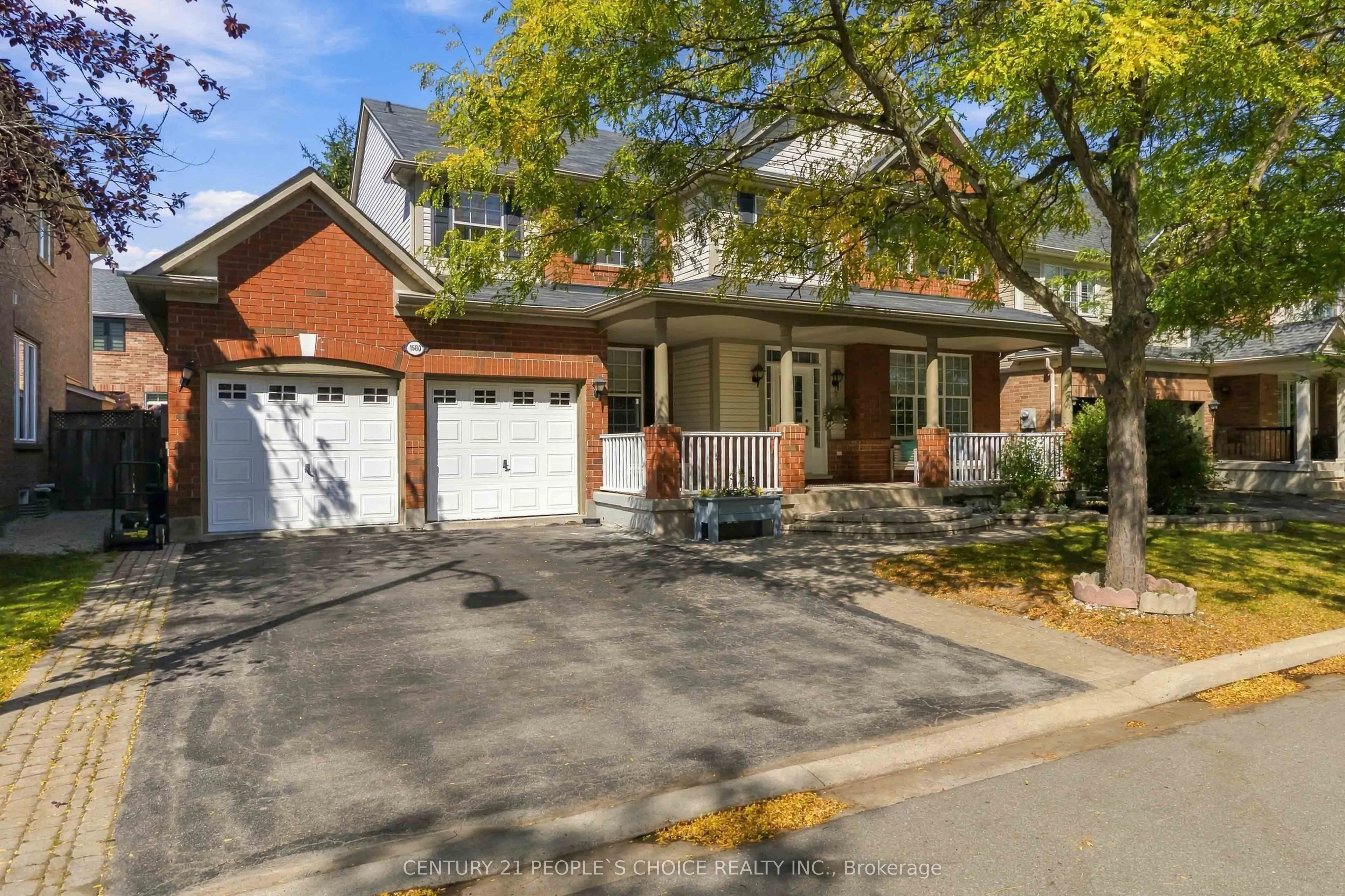 1580 Earl Crescent
