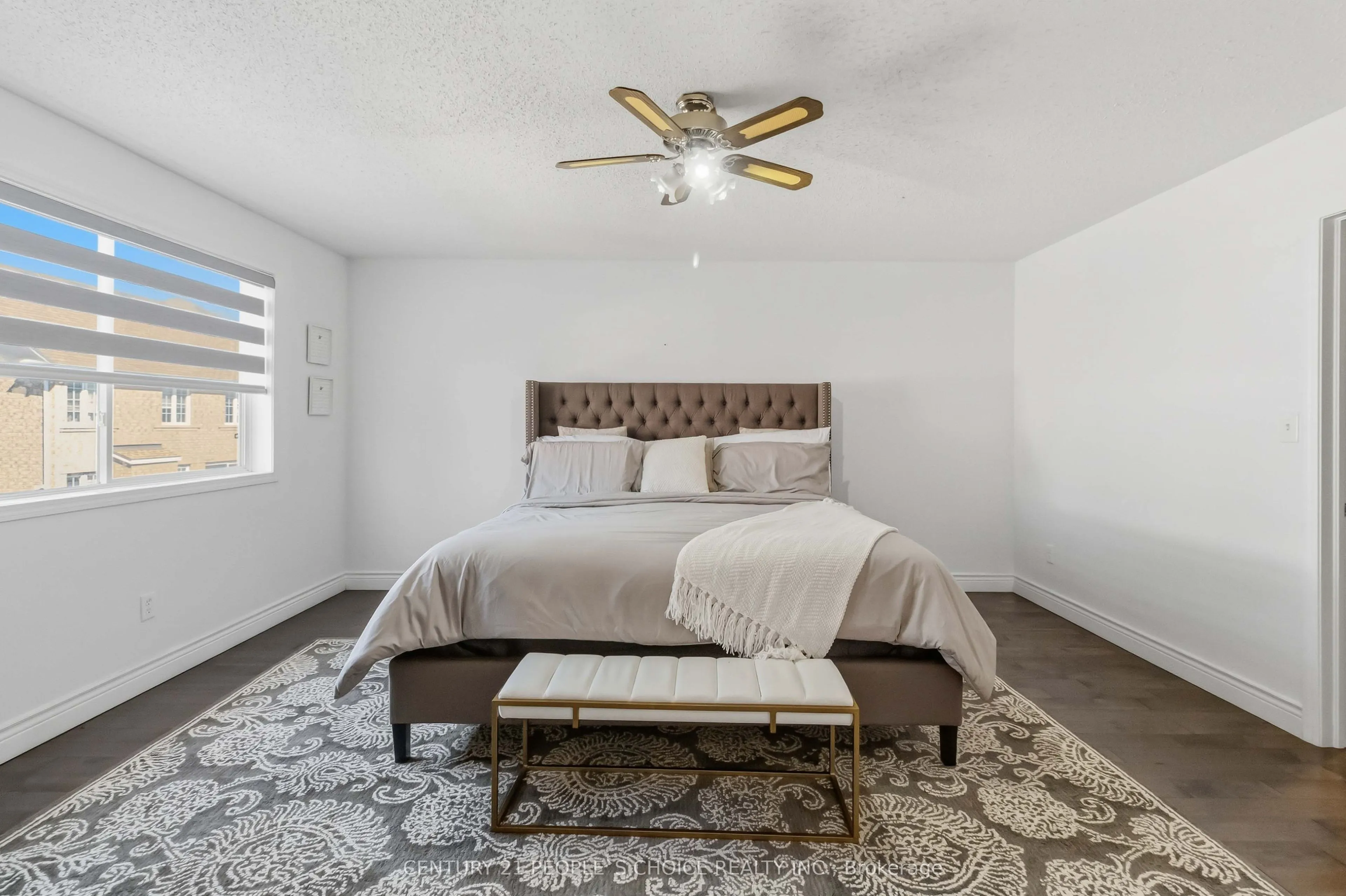 1580 Earl Crescent