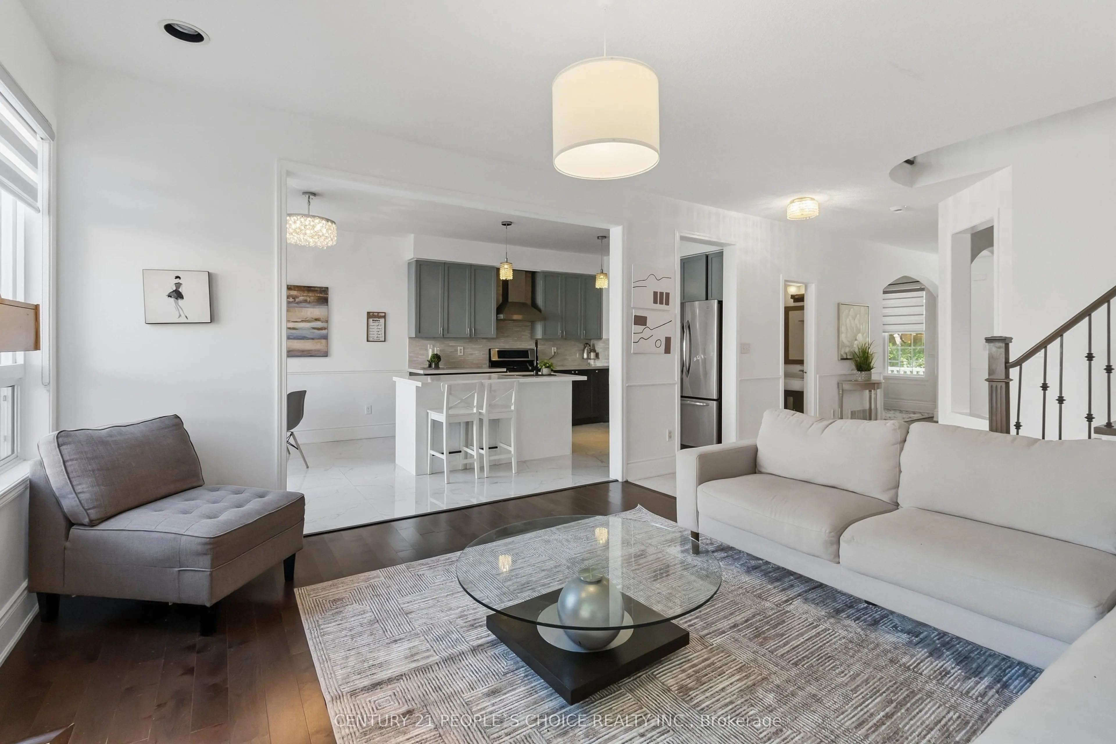1580 Earl Crescent