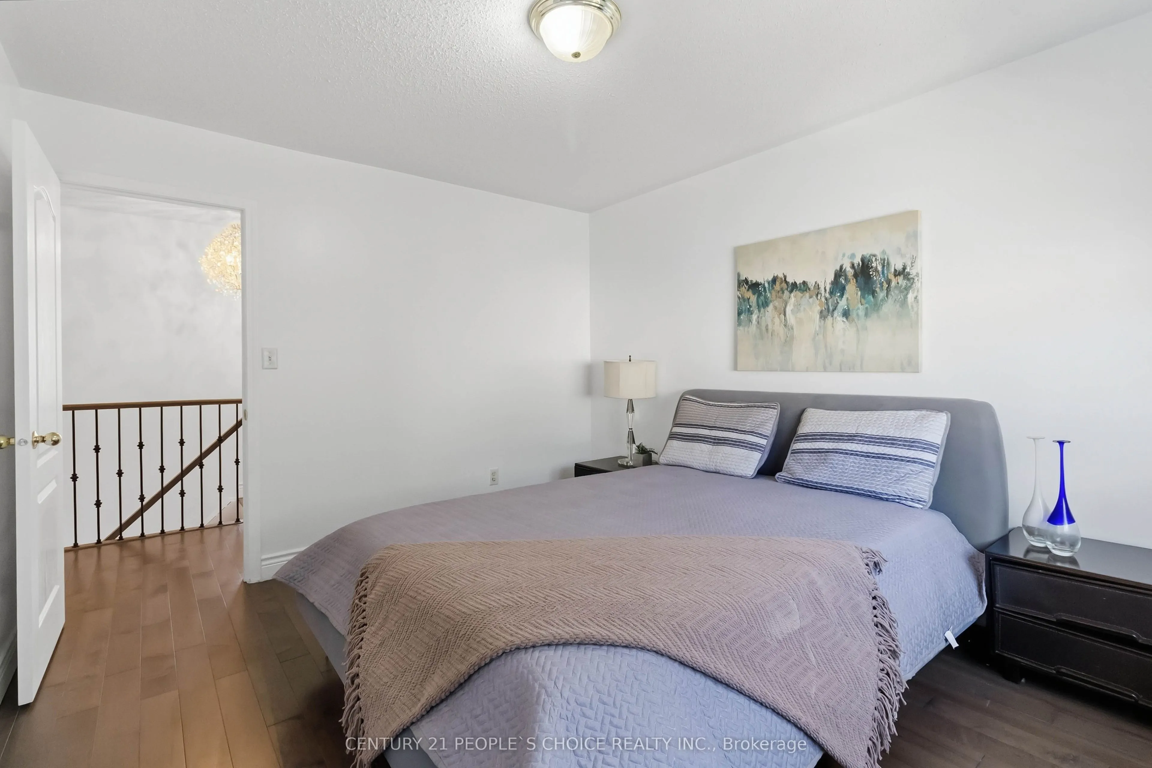 1580 Earl Crescent
