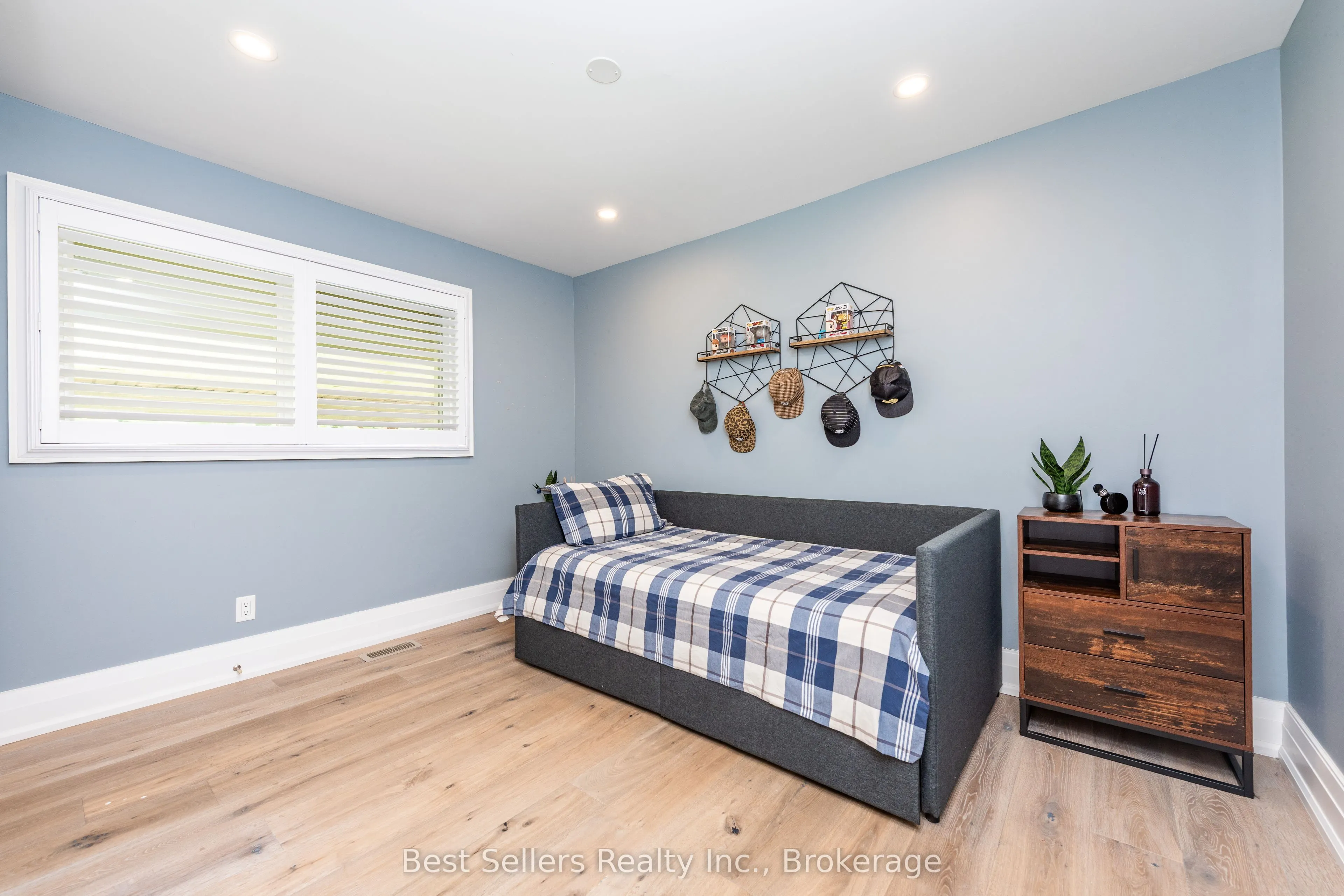 7407 Milburough Line E