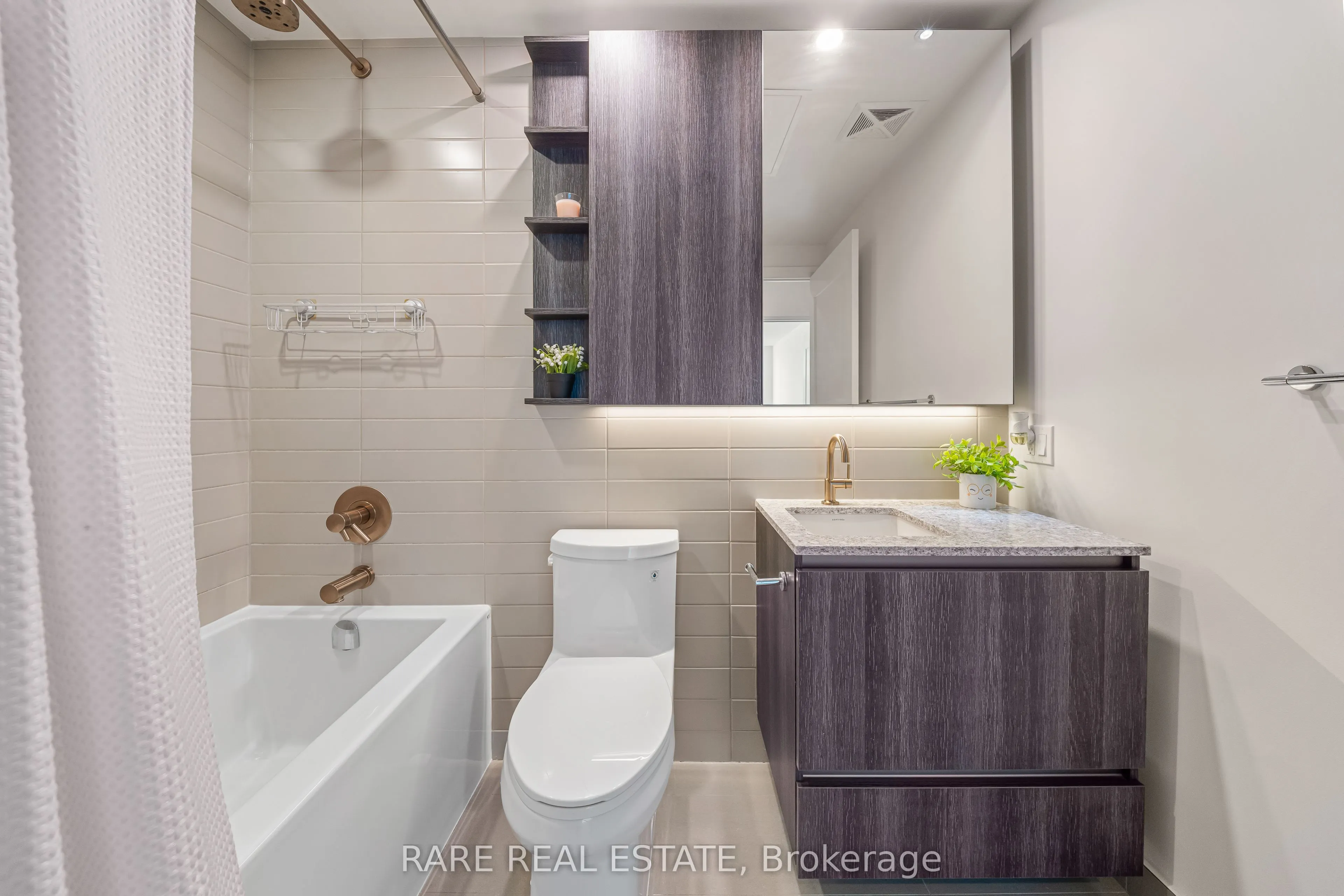 21 Park Street E #308