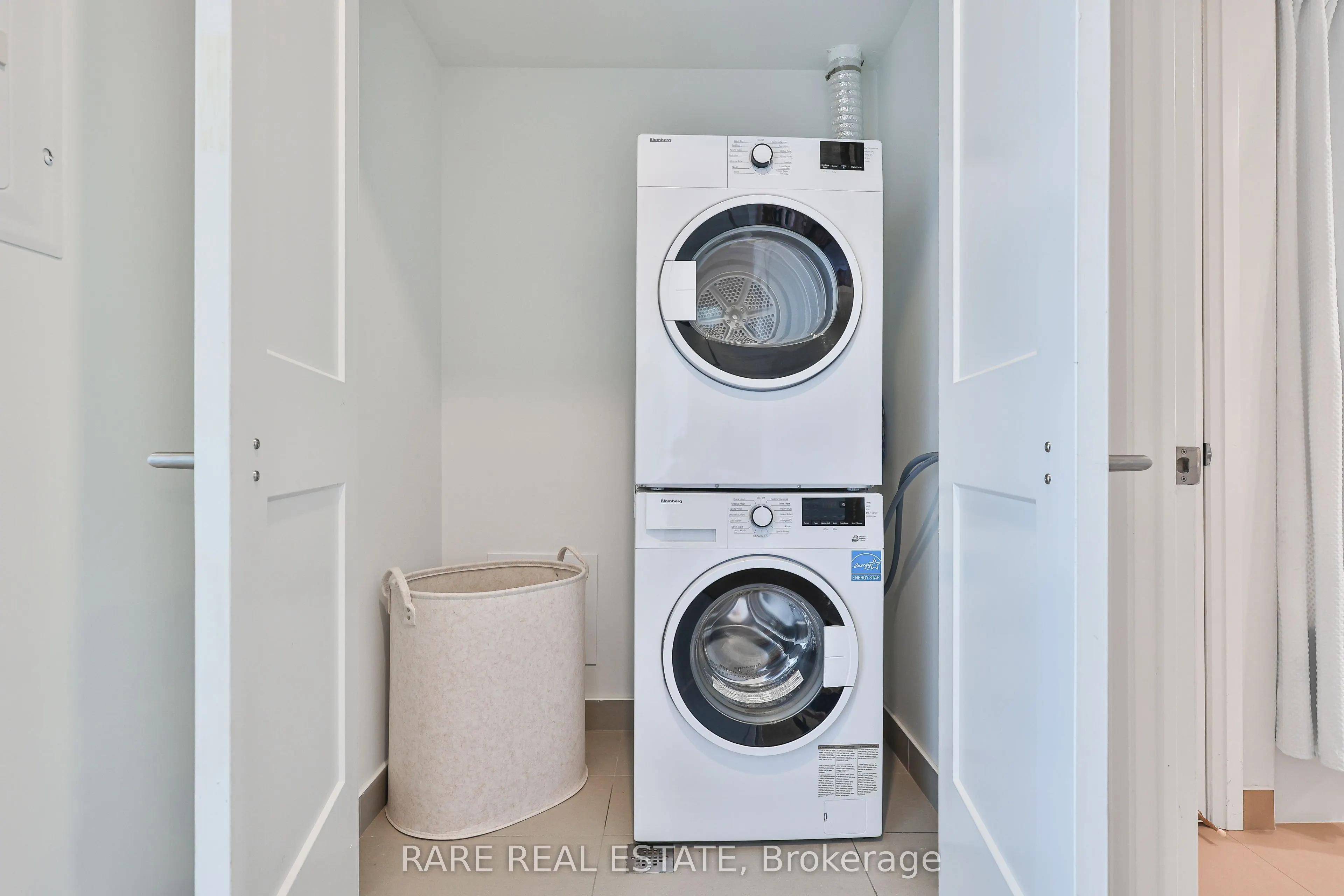 21 Park Street E #308