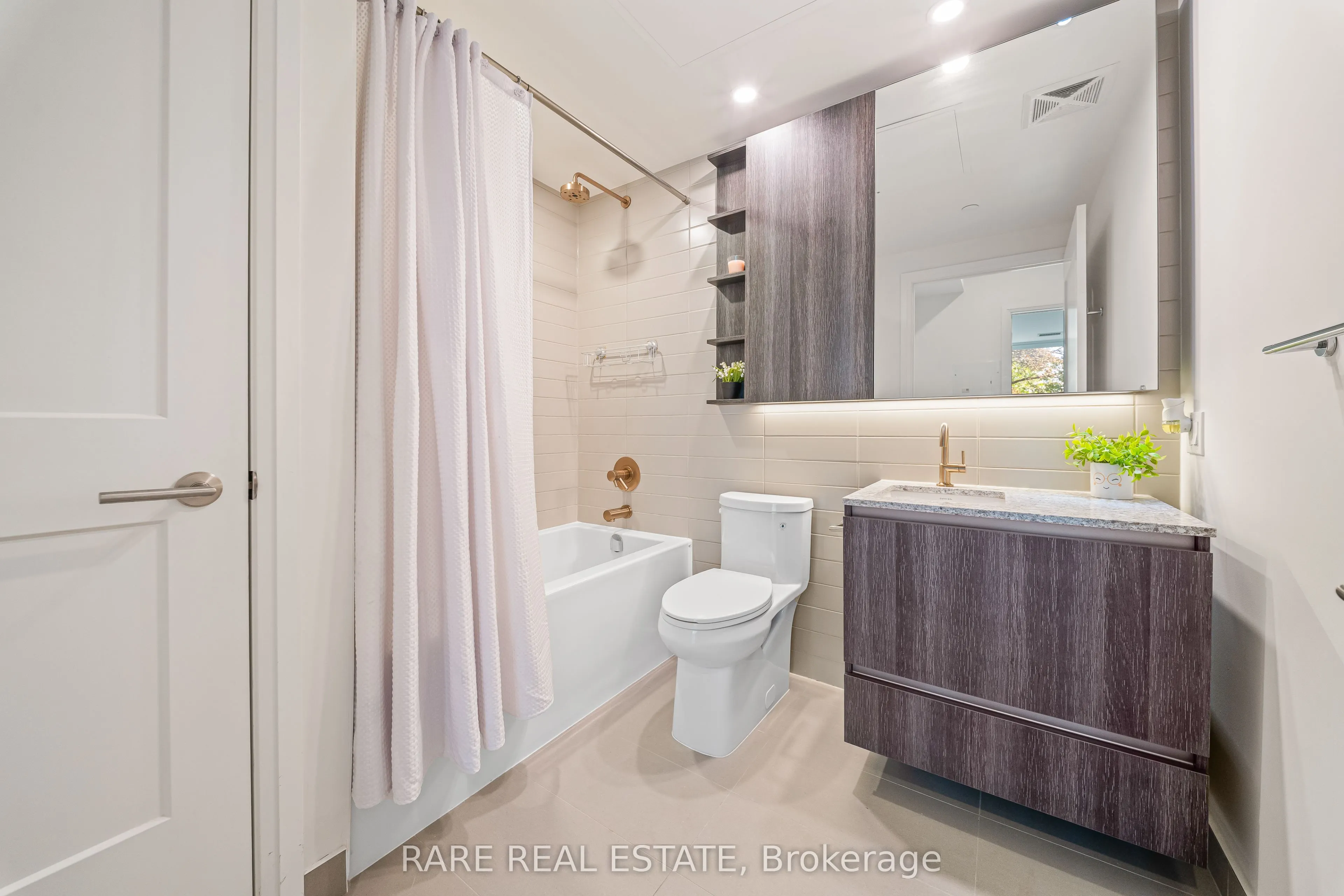 21 Park Street E #308