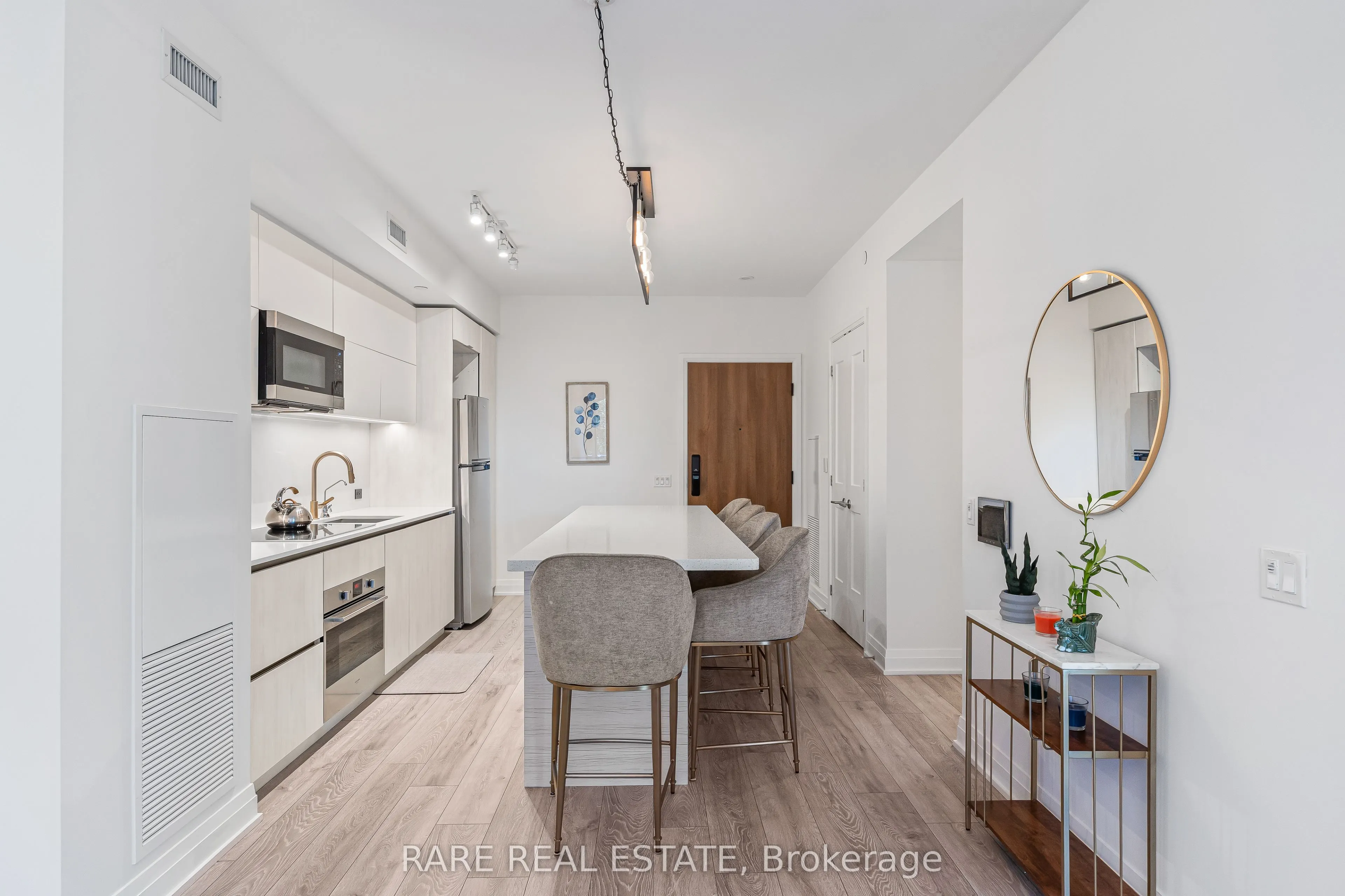 21 Park Street E #308