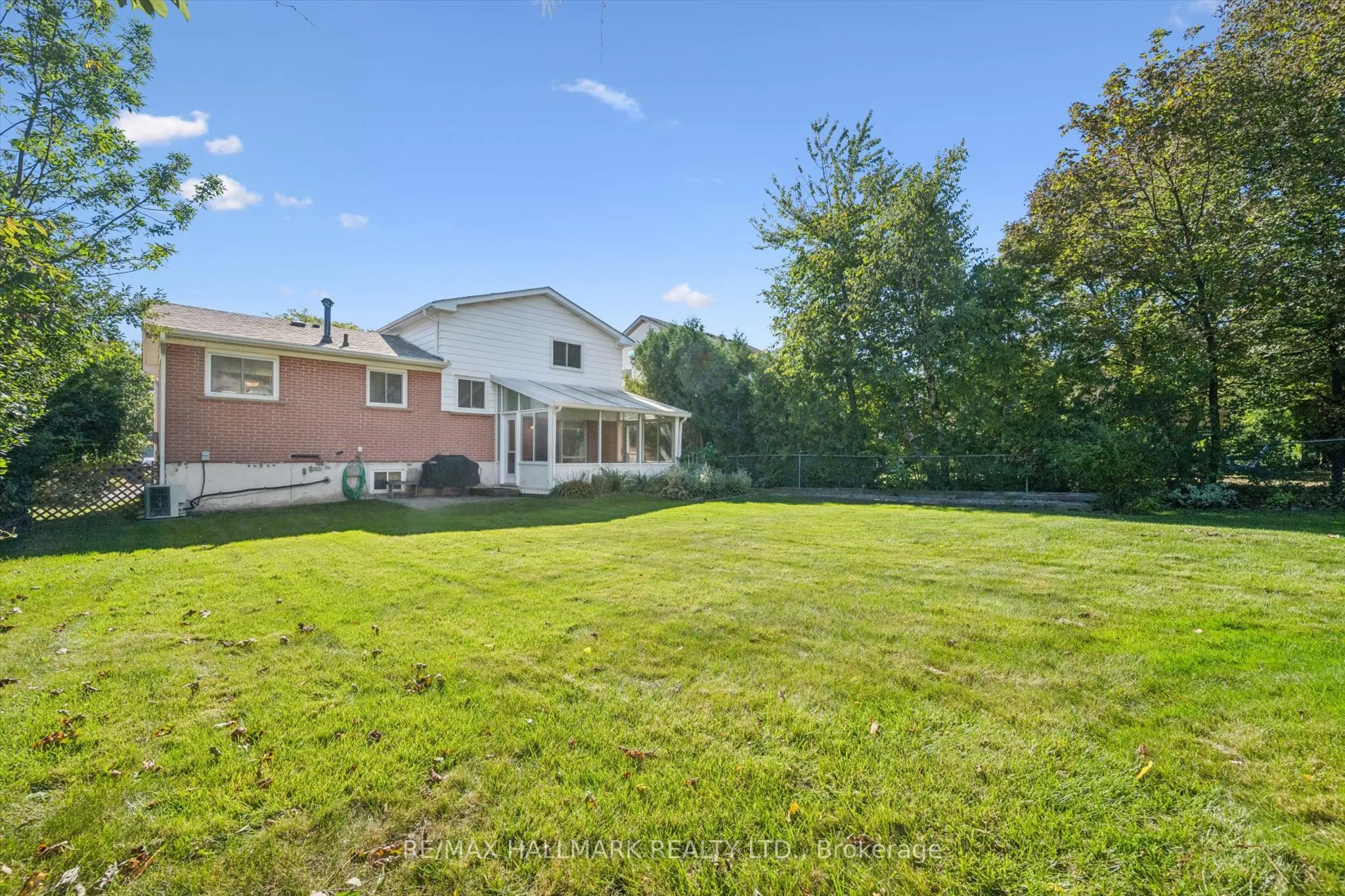 2209 Buttonbush Crescent