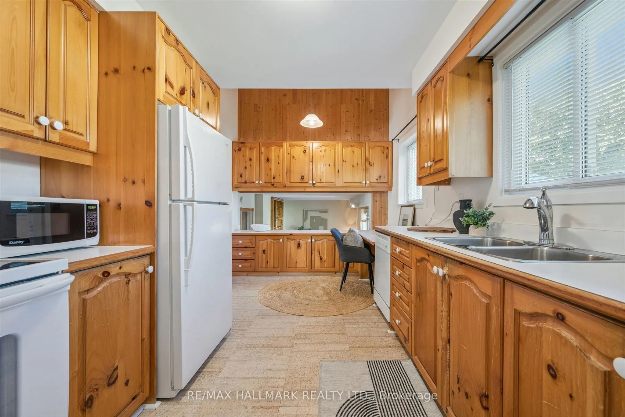 2209 Buttonbush Crescent