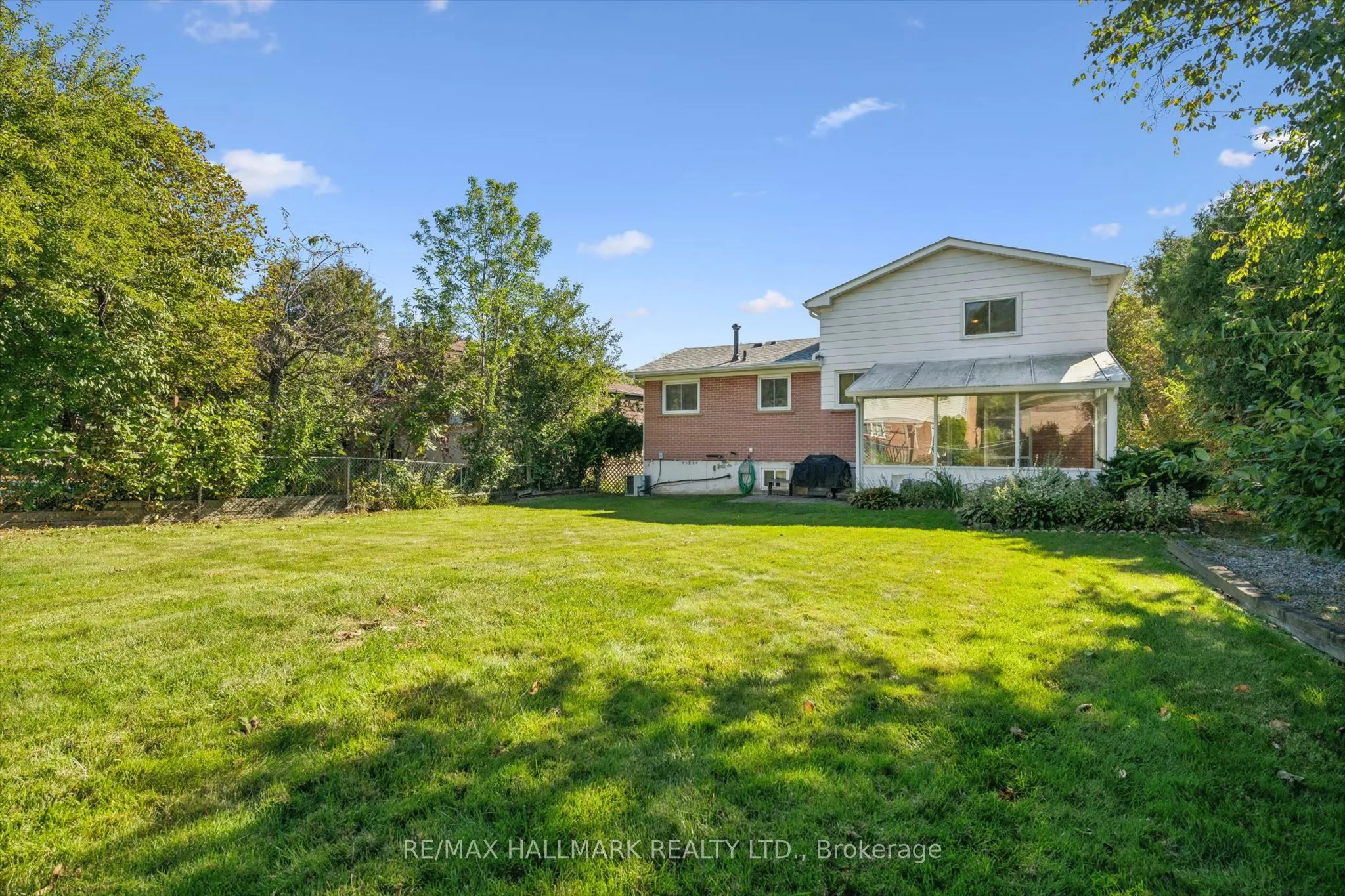 2209 Buttonbush Crescent