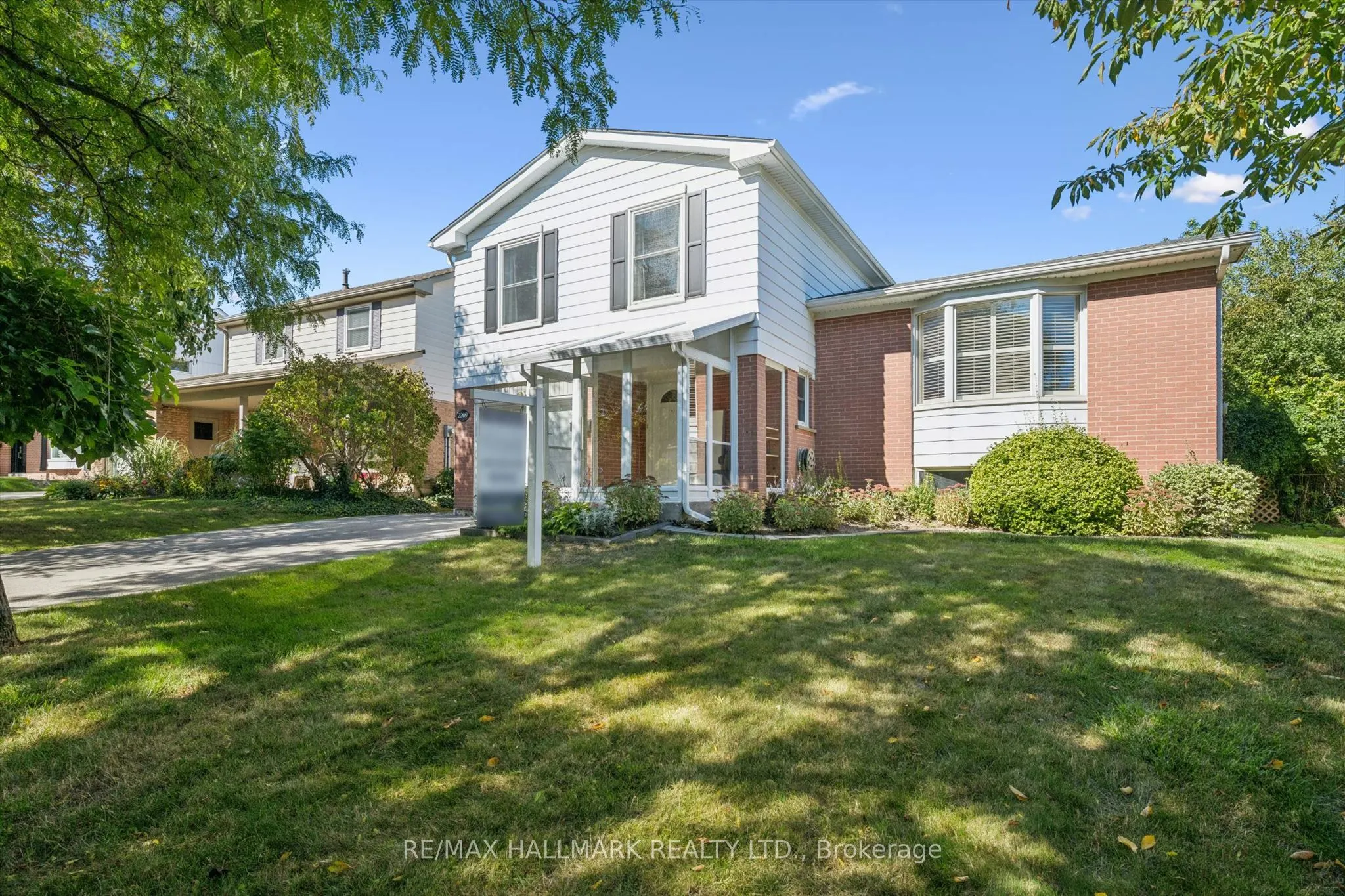 2209 Buttonbush Crescent