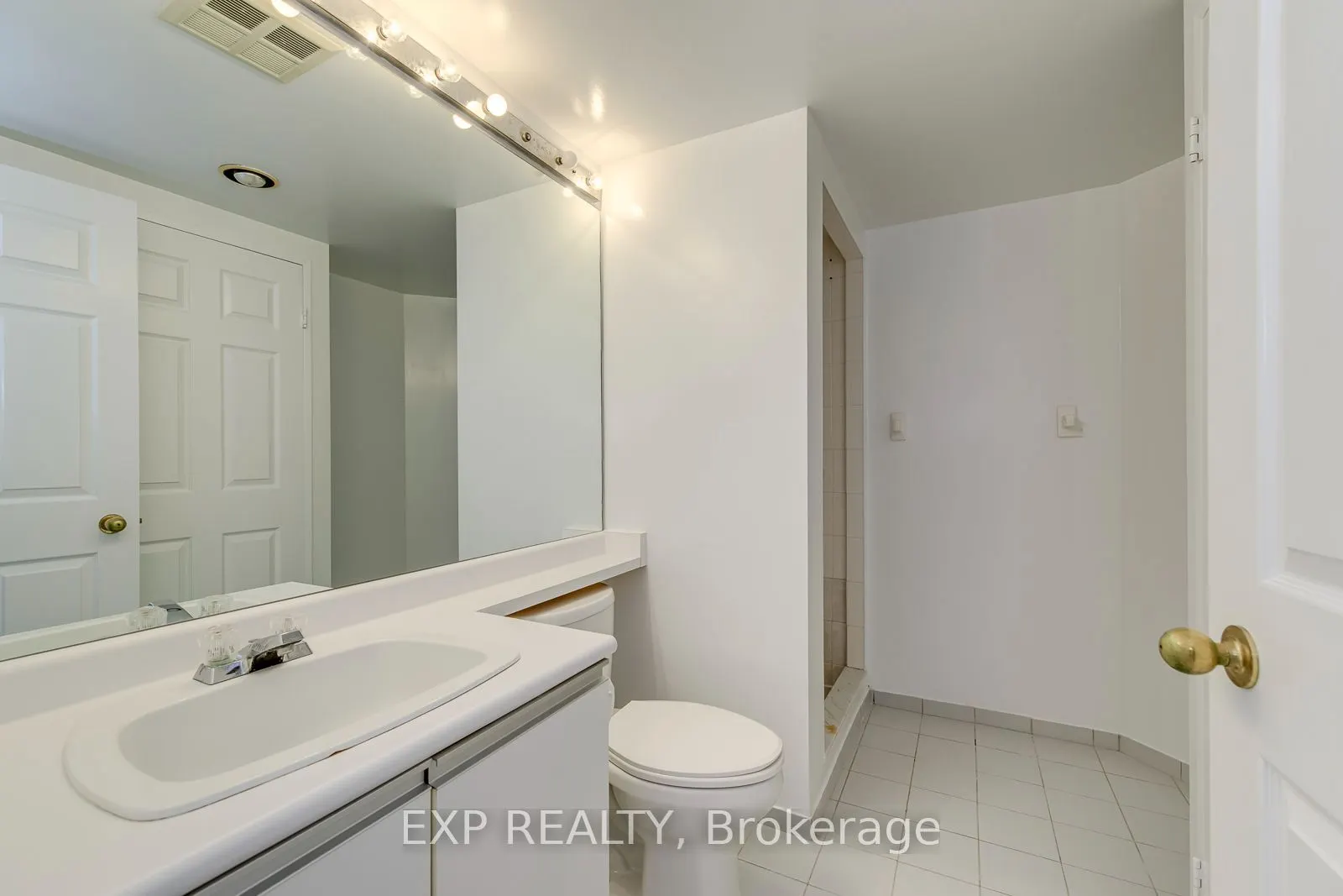 2155 Burnhamthorpe Road #1607