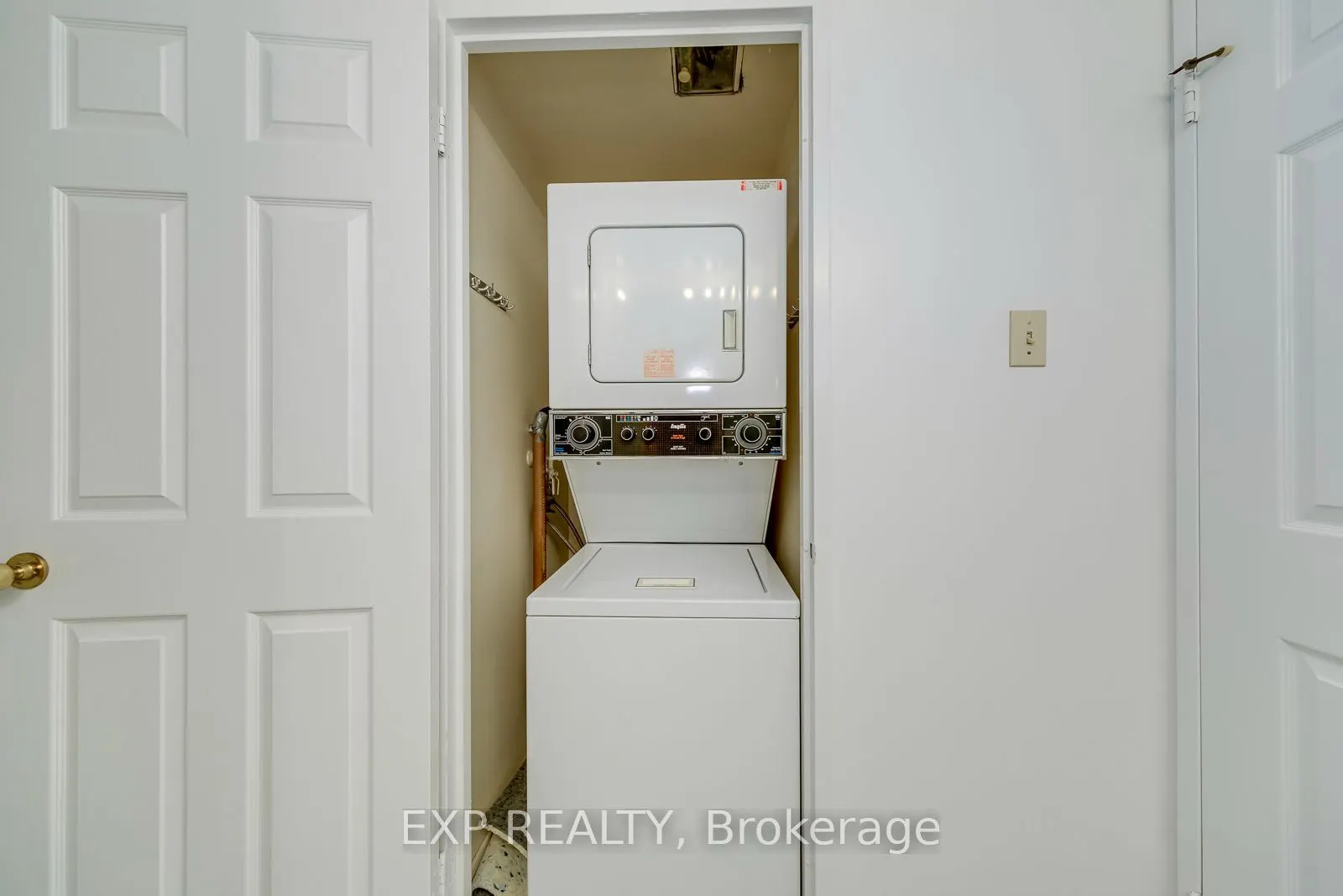 2155 Burnhamthorpe Road #1607