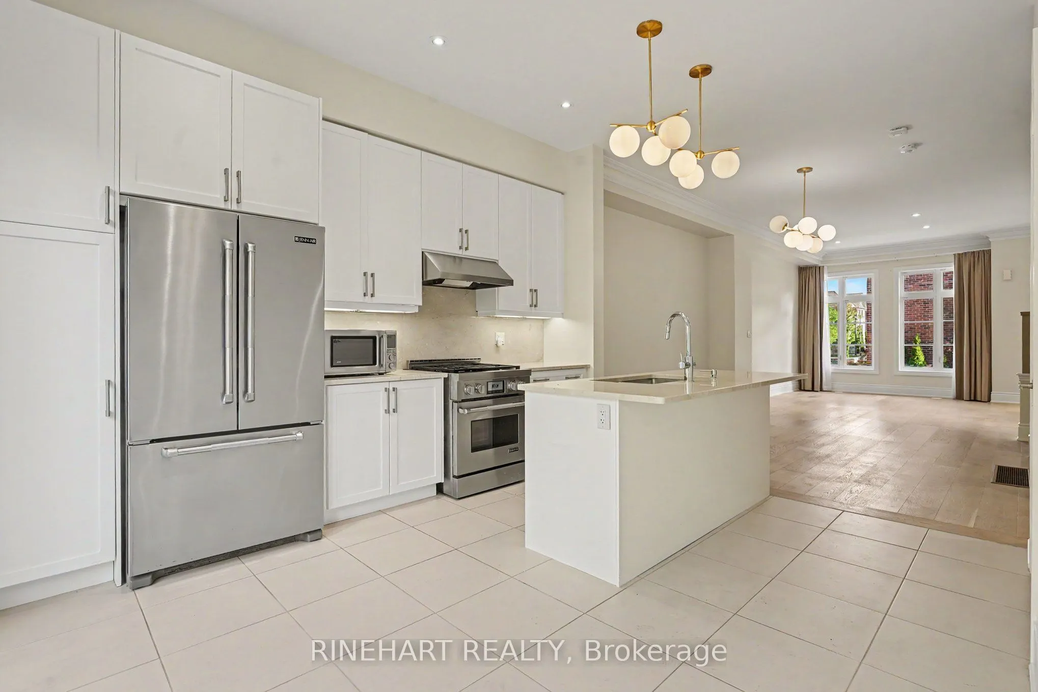 2082 Queensborough Gate #64