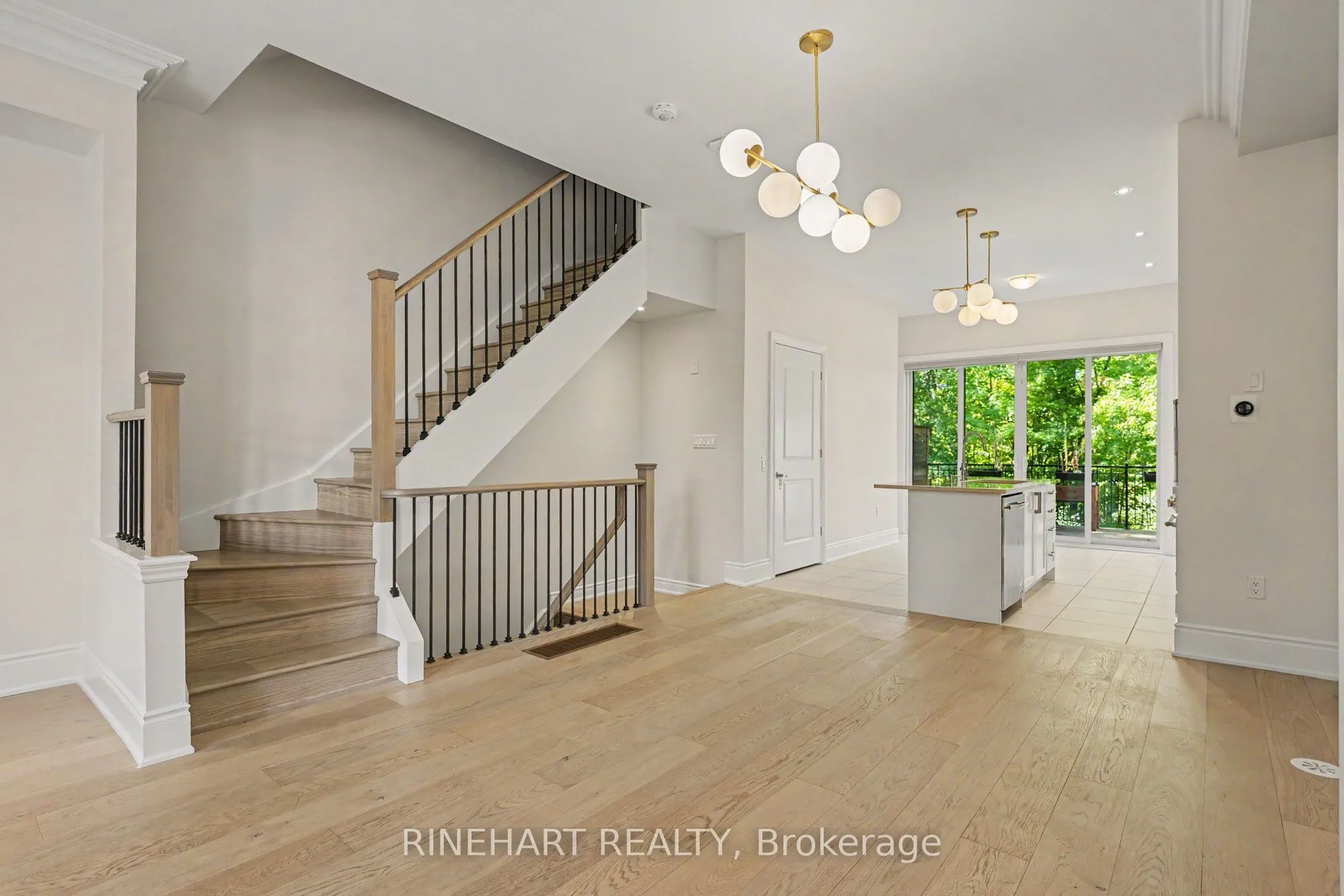 2082 Queensborough Gate #64