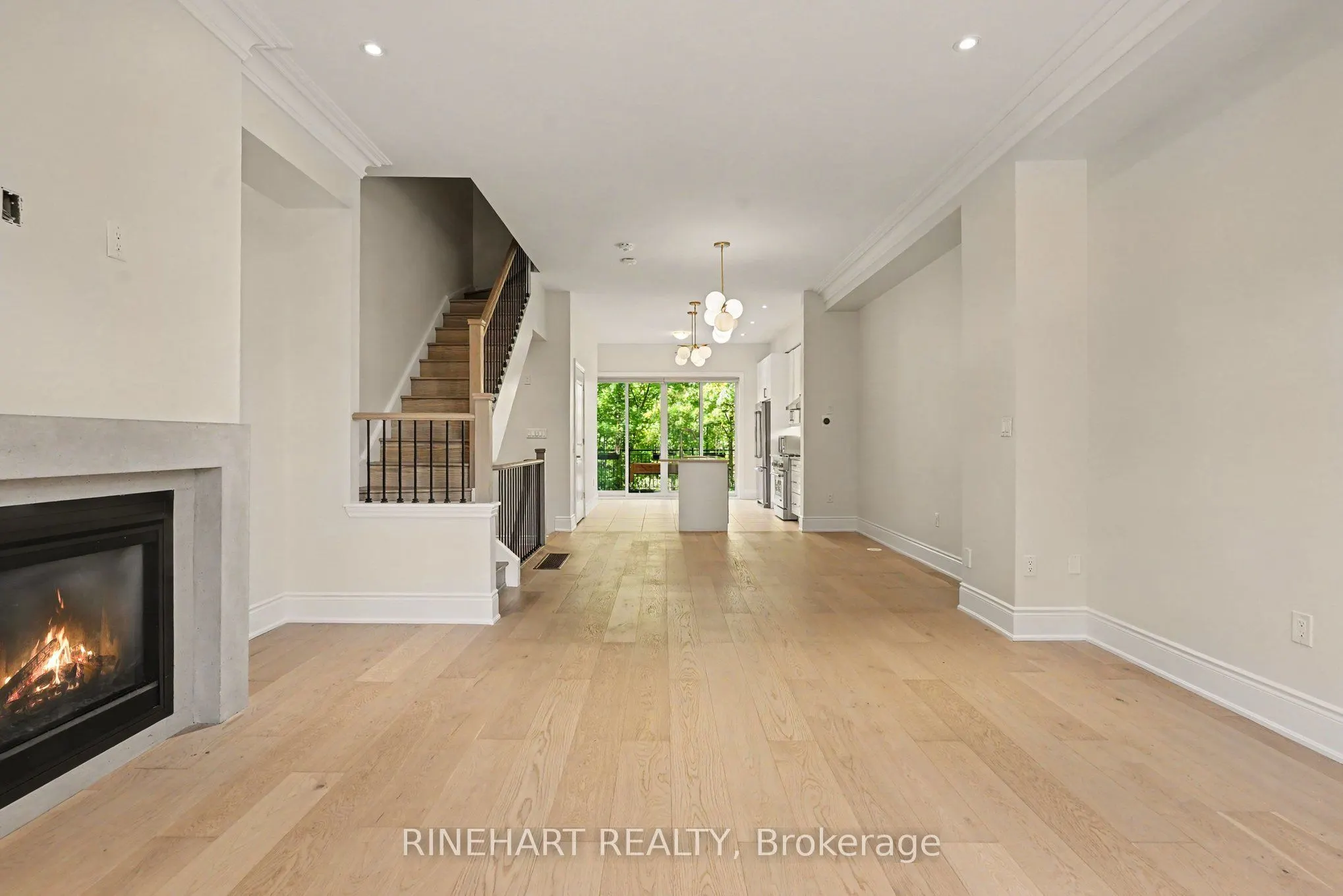2082 Queensborough Gate #64