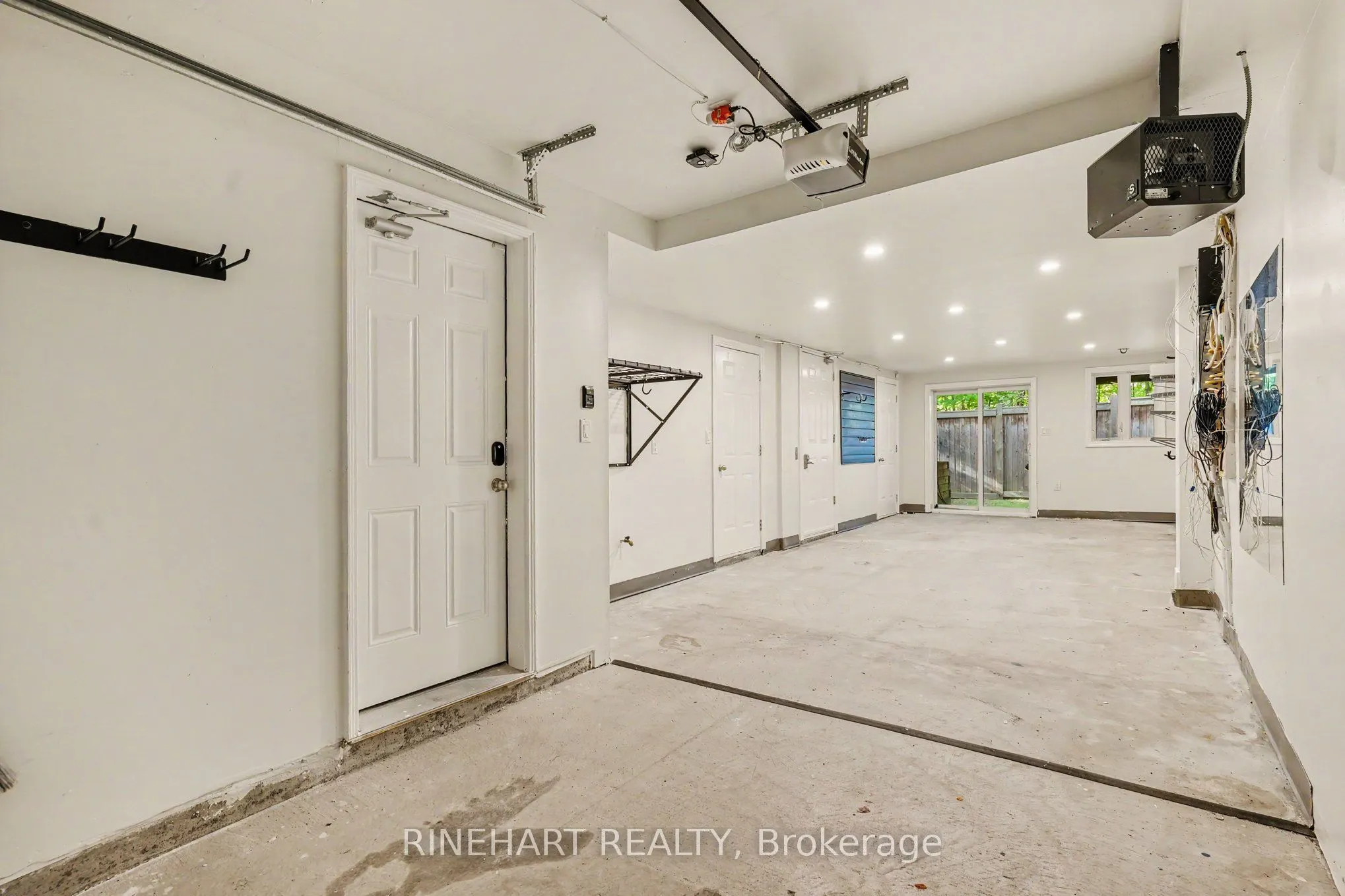 2082 Queensborough Gate #64