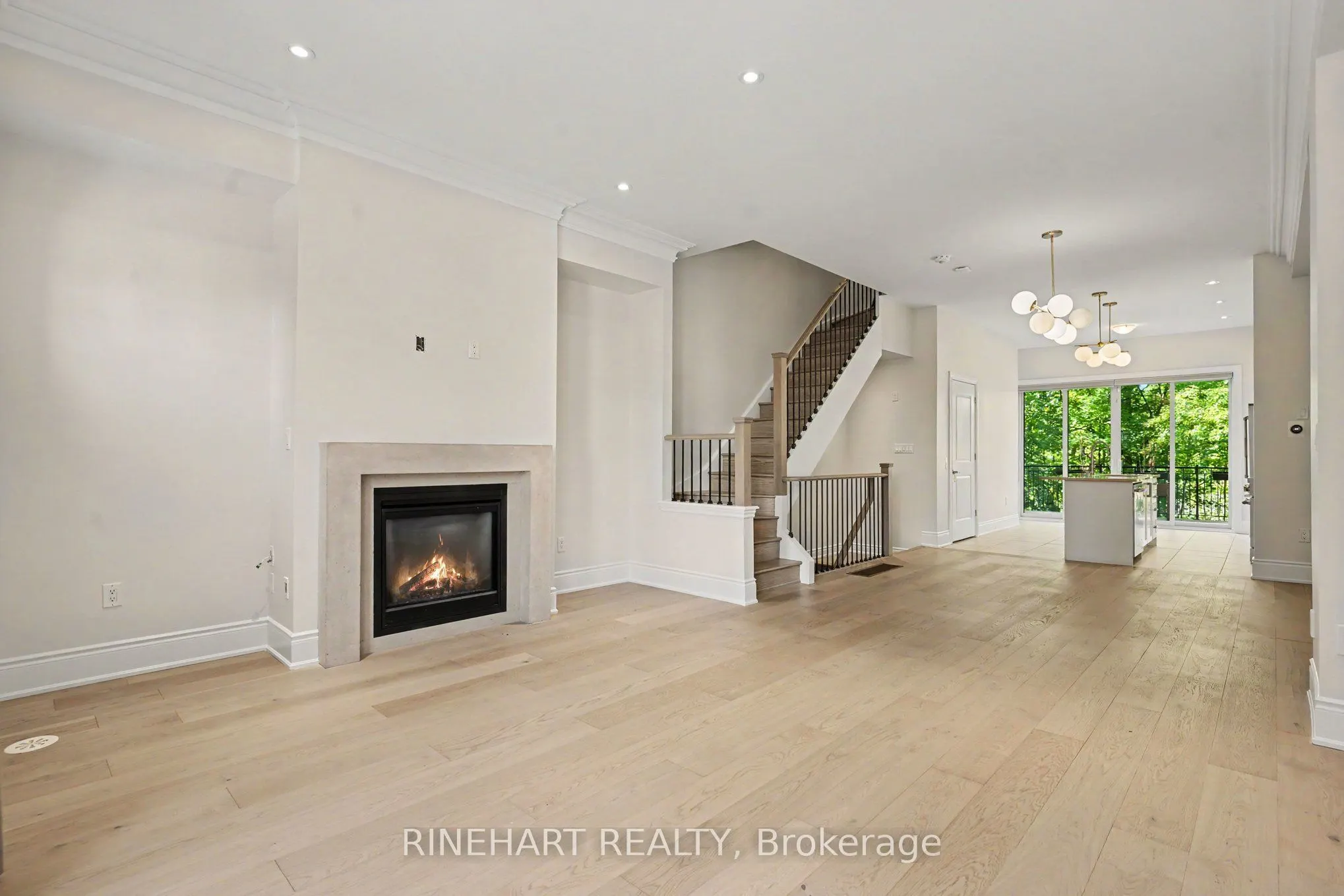 2082 Queensborough Gate #64