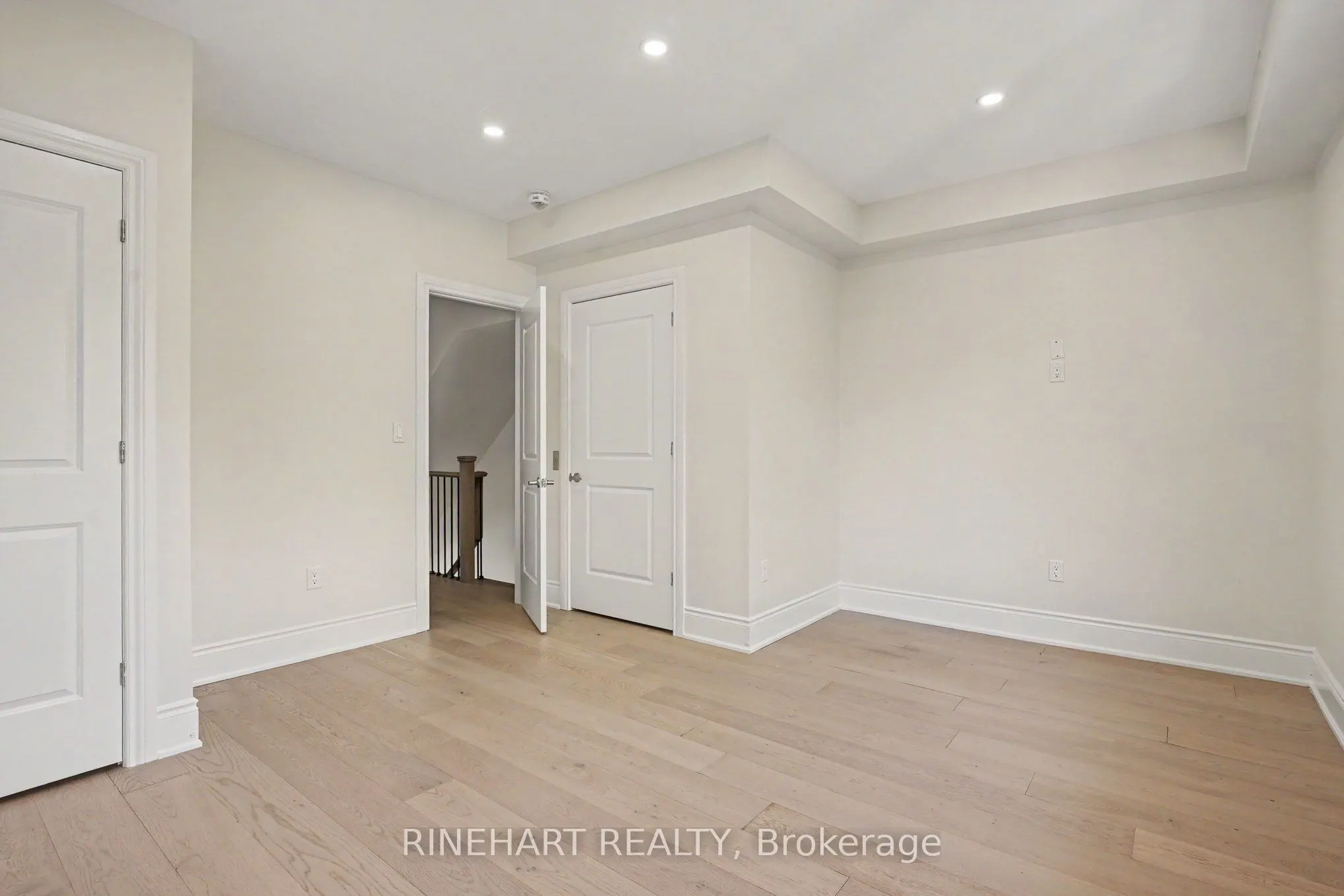 2082 Queensborough Gate #64