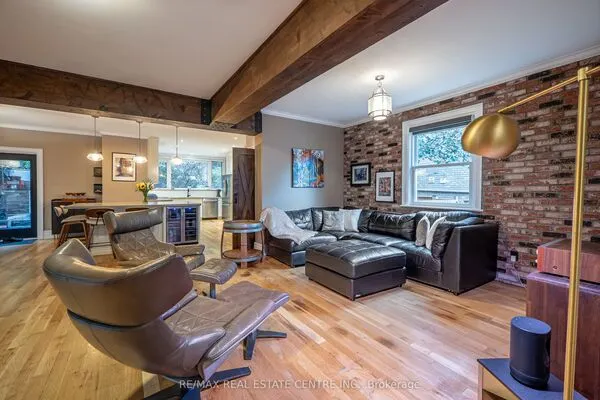 283 Plains Road W