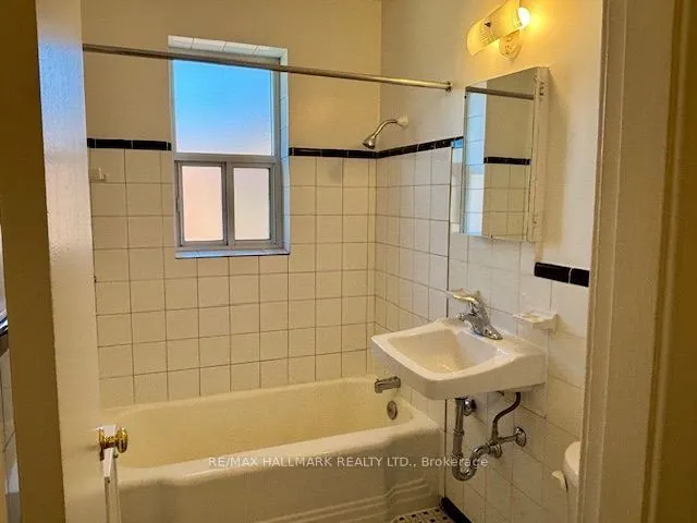 11 Anglesey Boulevard #305