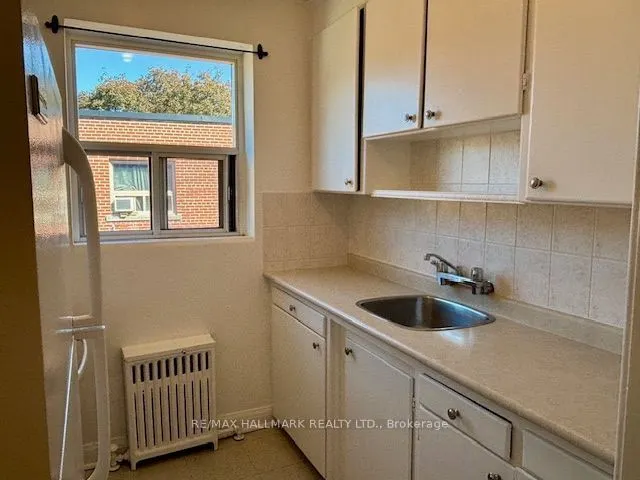 11 Anglesey Boulevard #305