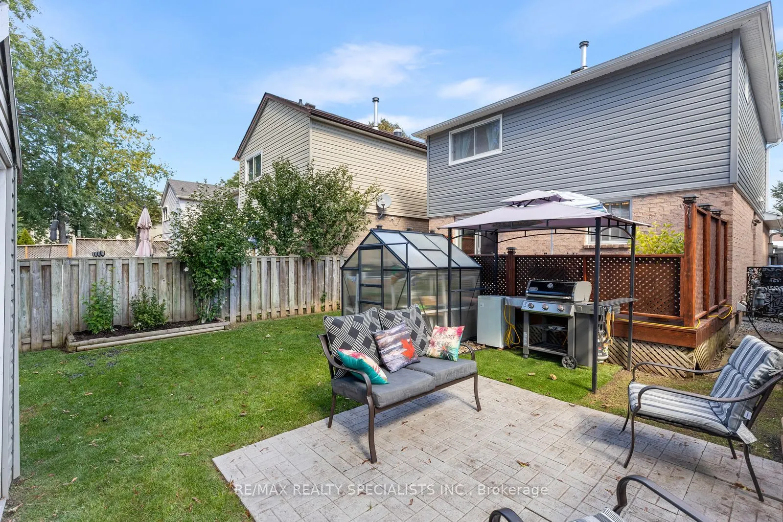 6454 Colebrook Crescent