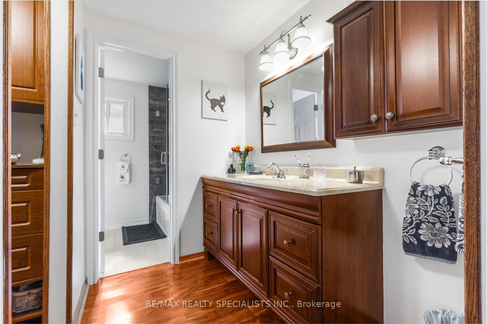 6454 Colebrook Crescent