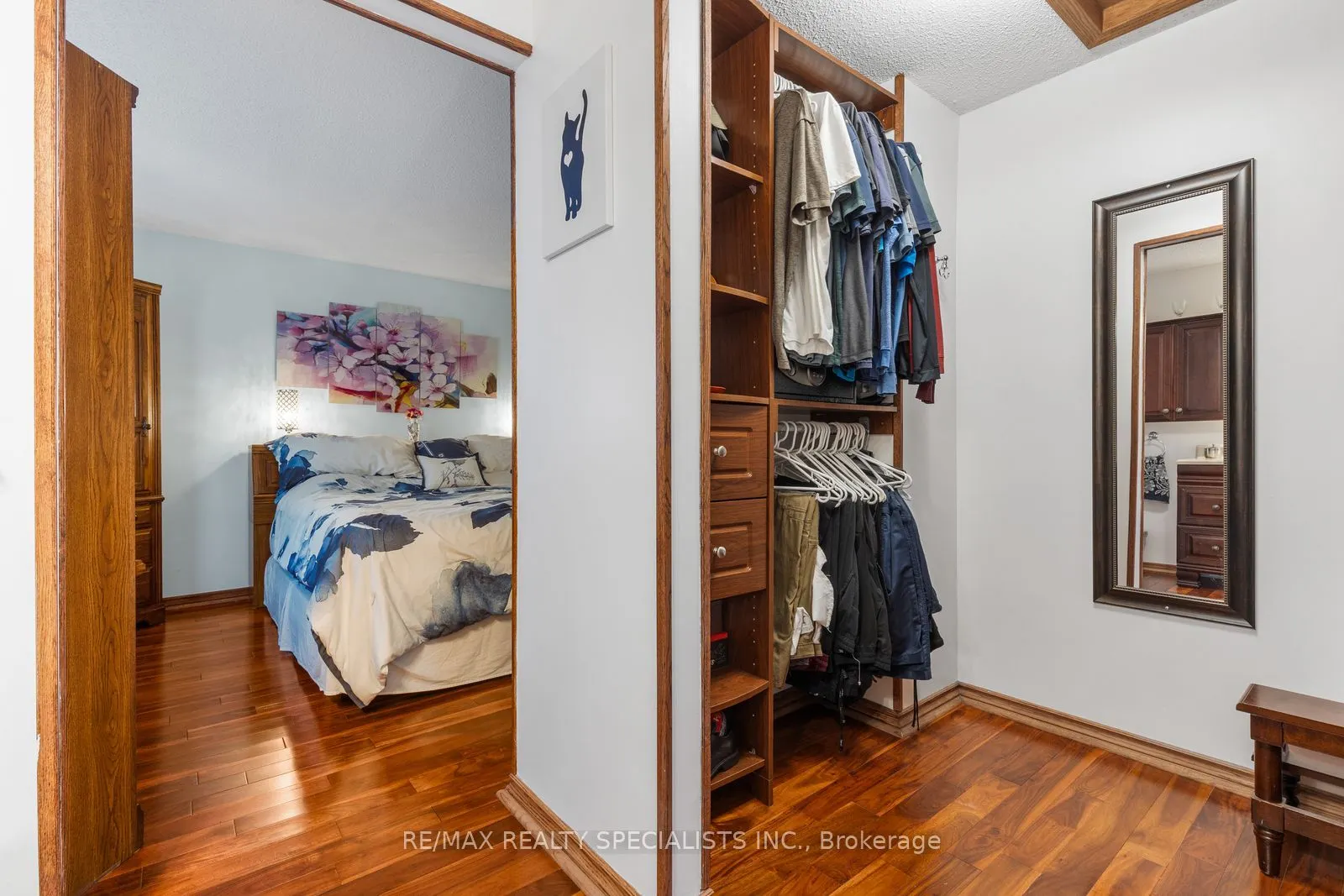 6454 Colebrook Crescent