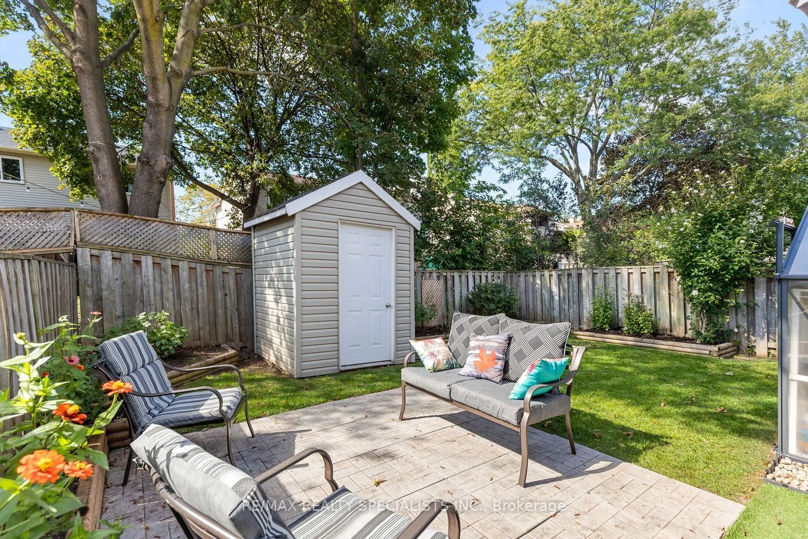 6454 Colebrook Crescent