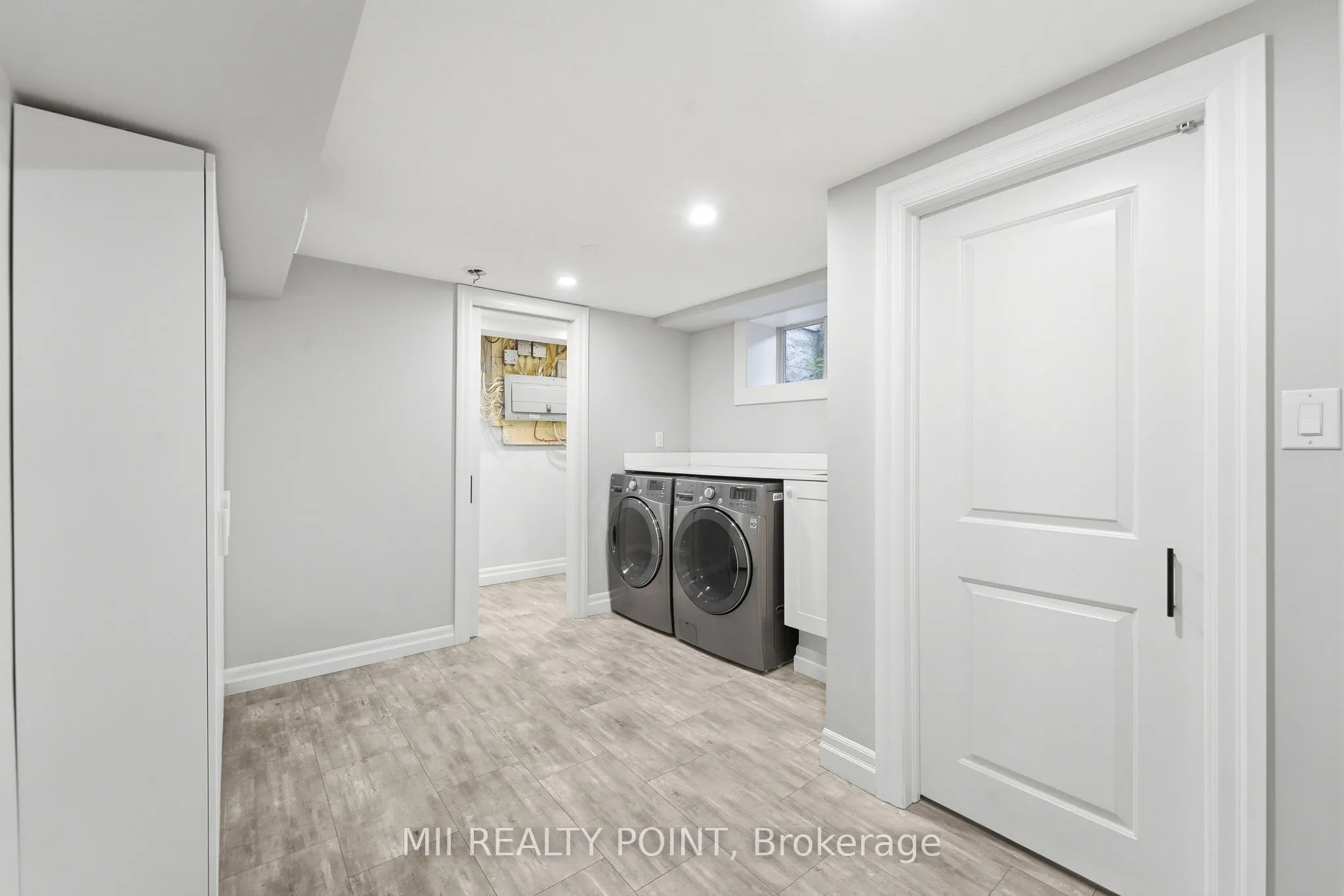 881 Danforth Place