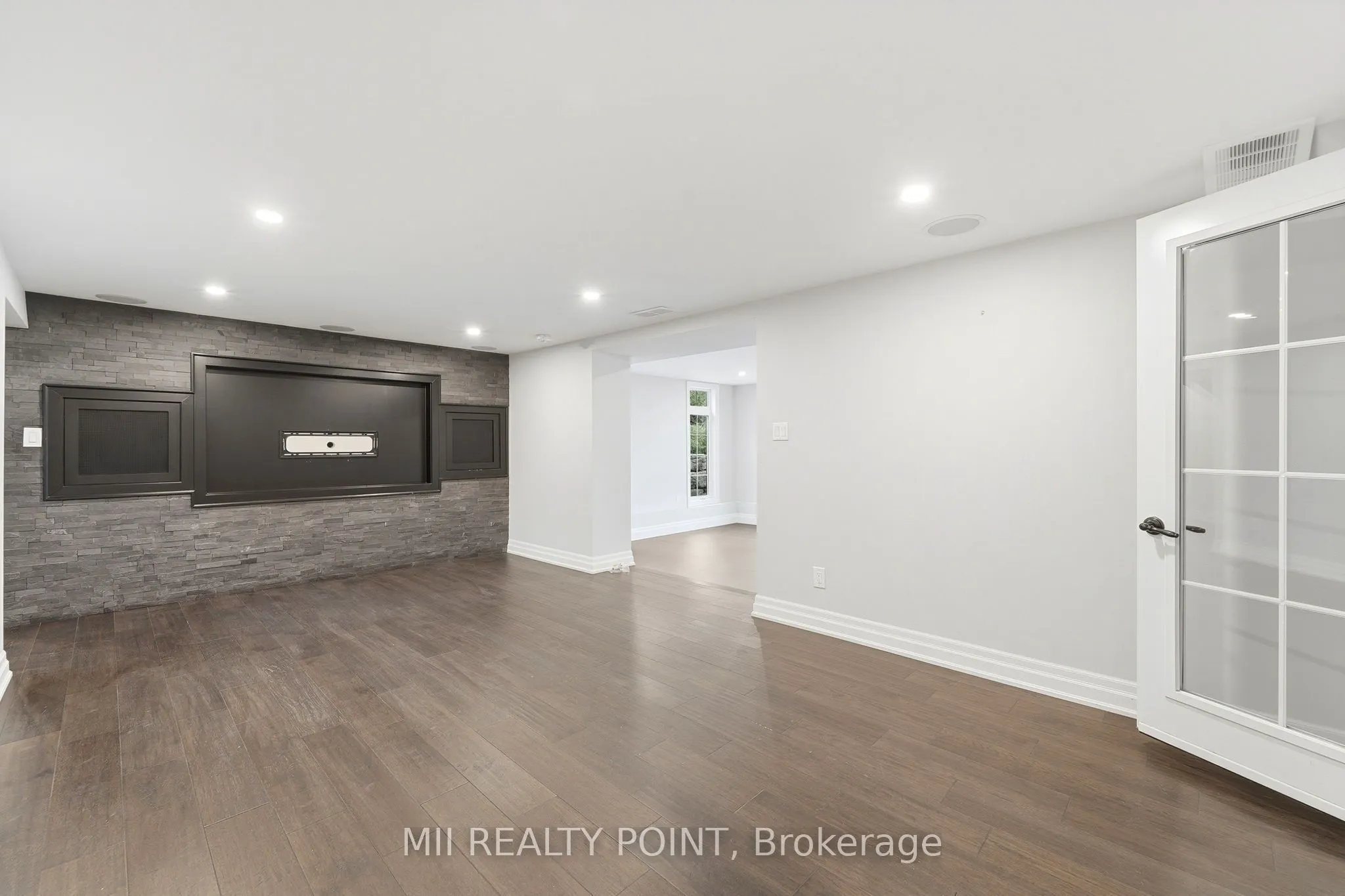881 Danforth Place