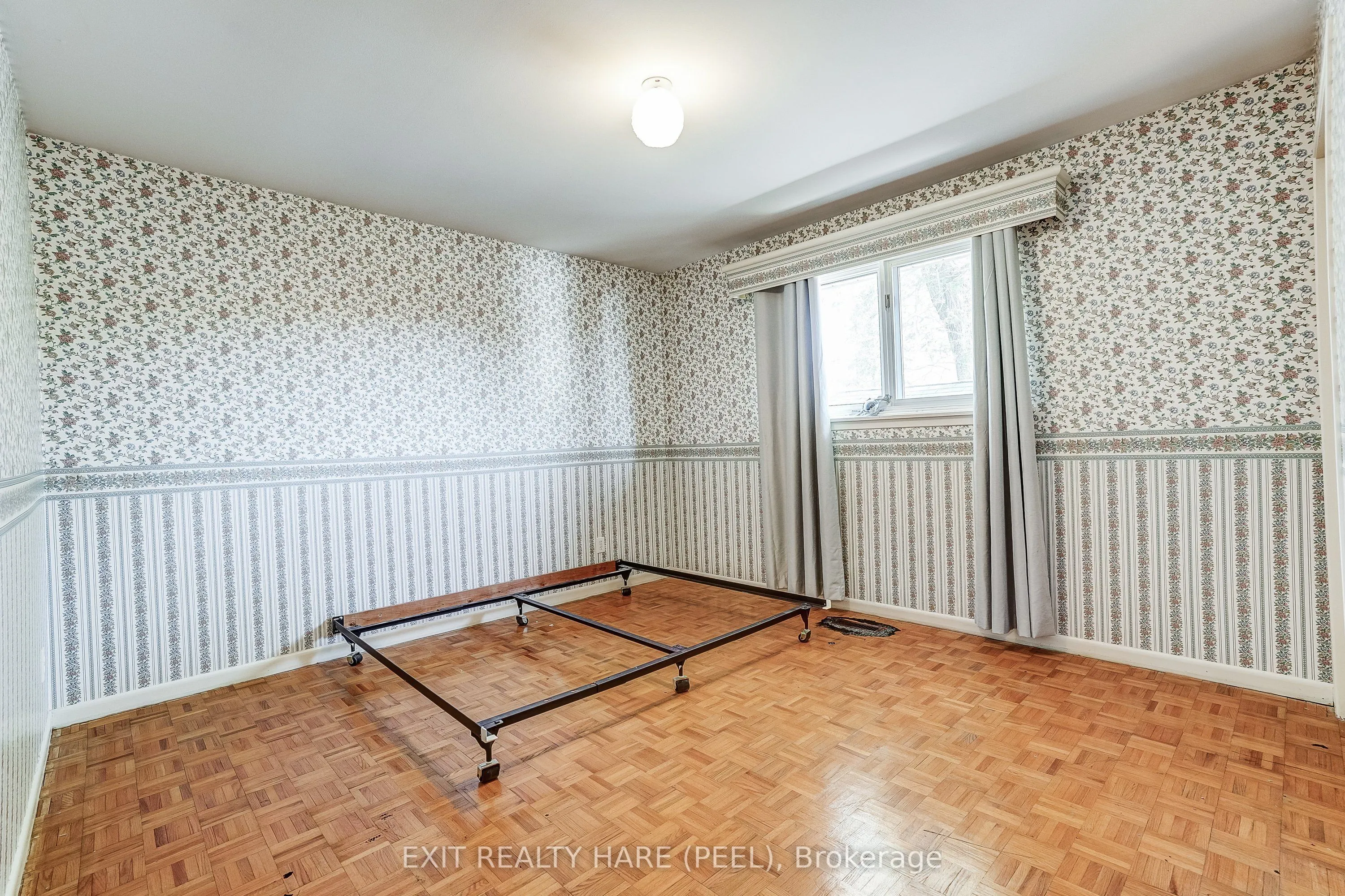 76 Birchview Crescent