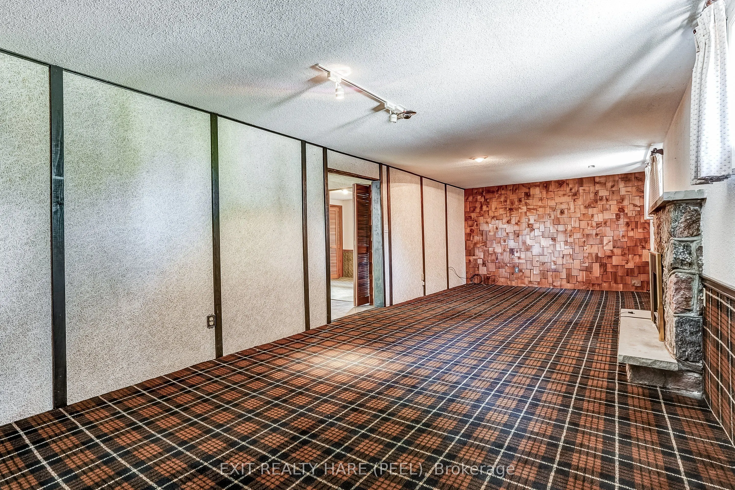76 Birchview Crescent