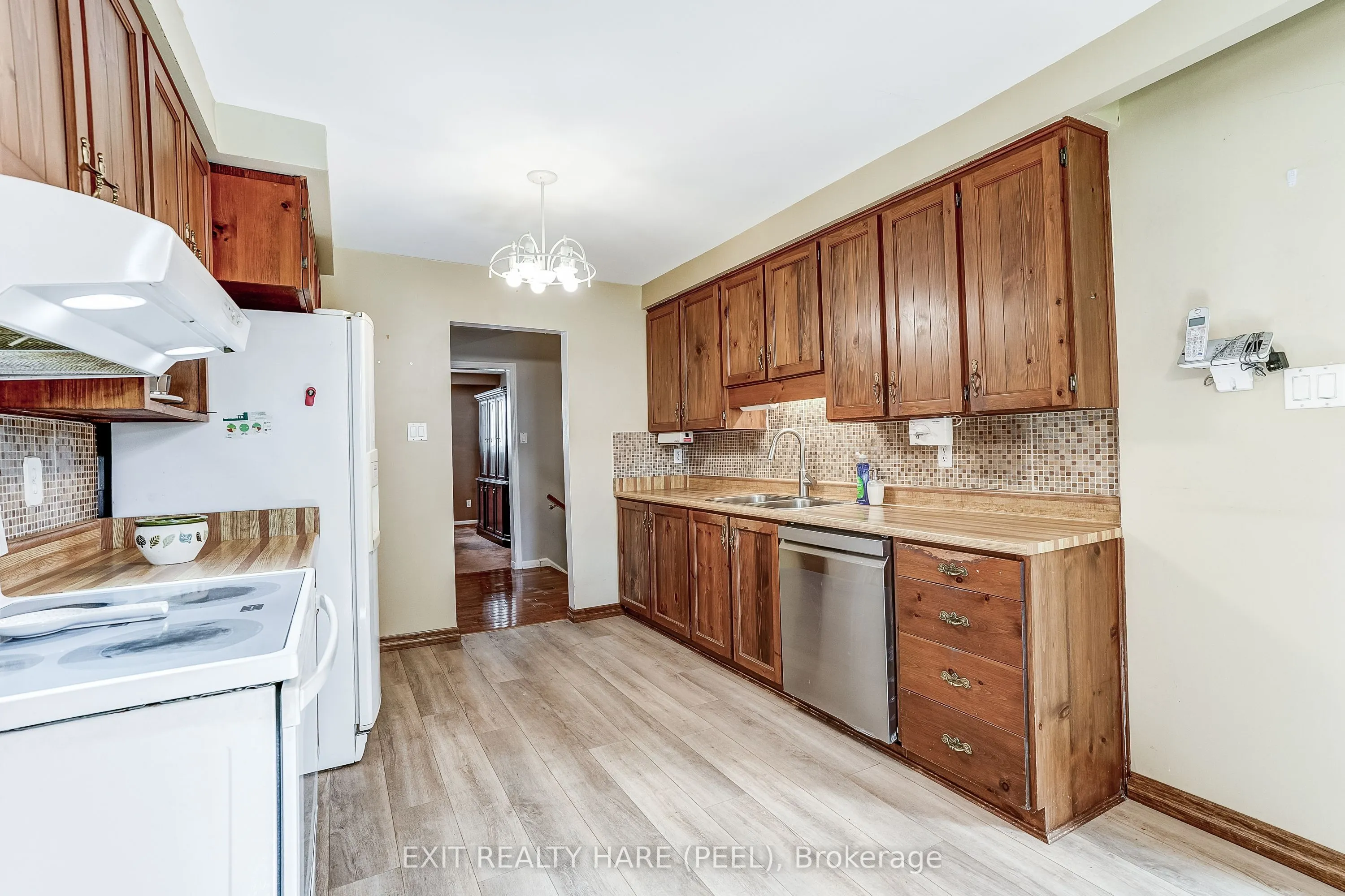76 Birchview Crescent